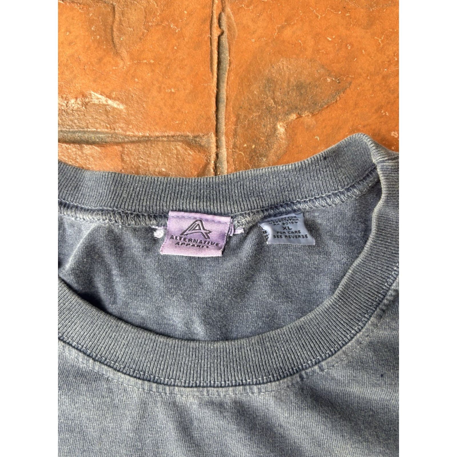 Fender VINTAGE Fender Electric Guitar T-Shirt XL Men Blue Cotton 90s Graphic Print Crew Neck Short Sleeve Reg Logo Size US XL / EU 56 / 4 - 2 Thumbnail