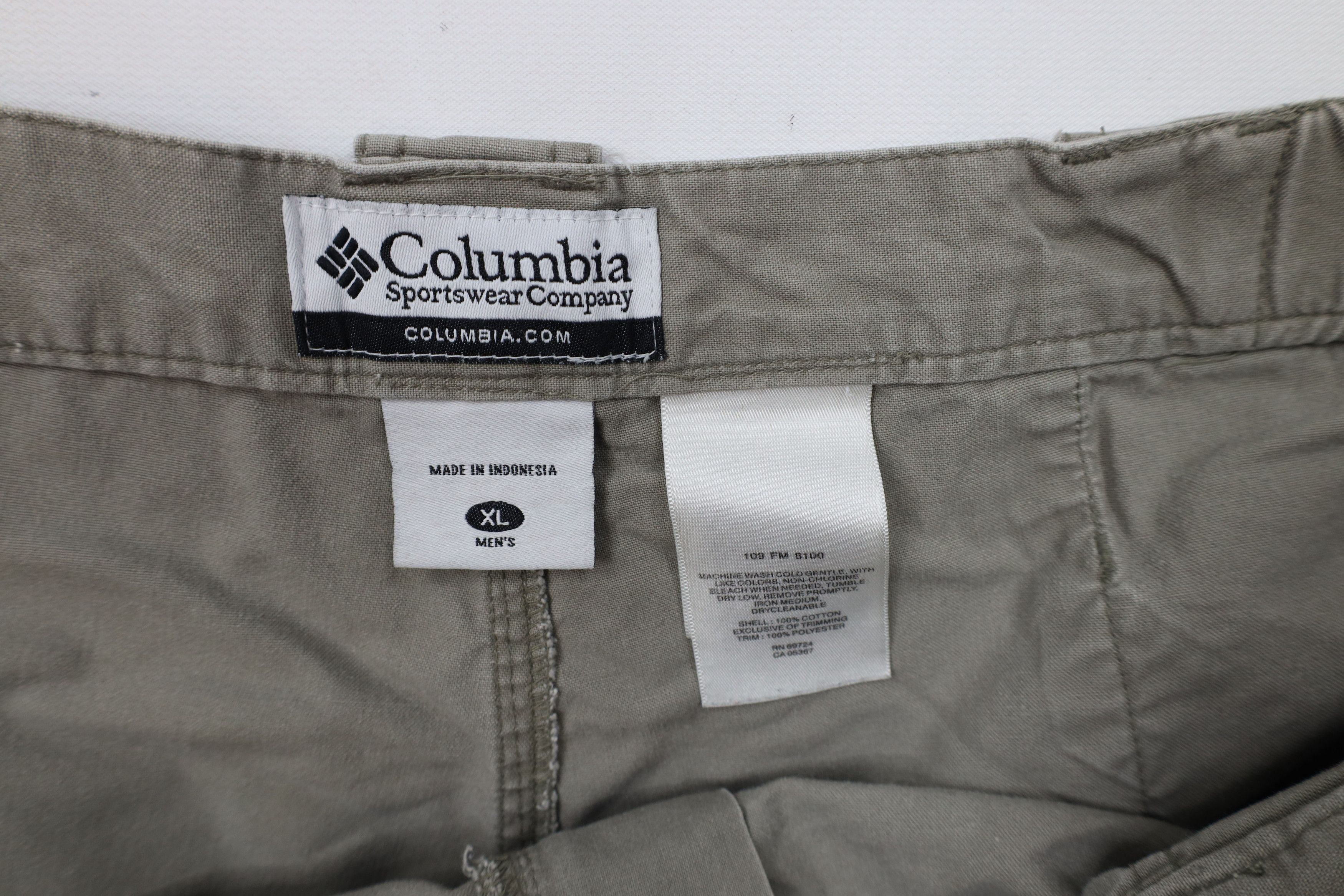 Columbia × Vintage Vintage Columbia PFG Spell Out Above Knee Cargo Shorts Green Size US 36 / EU 52 - 7 Thumbnail
