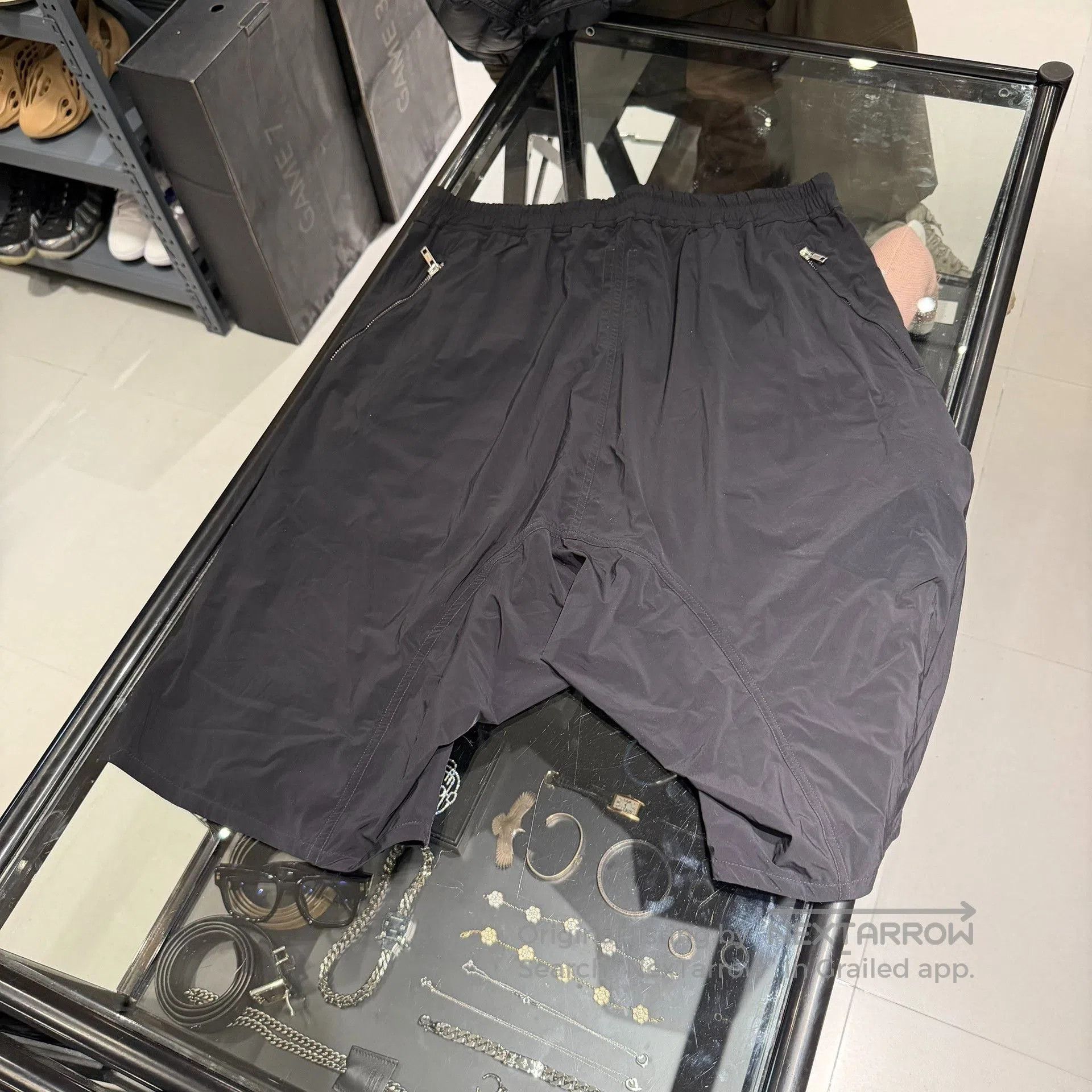 Rick Owens RICK OWENS Black Drawstring Shorts. Size US 26 / EU 42 - 2 Thumbnail