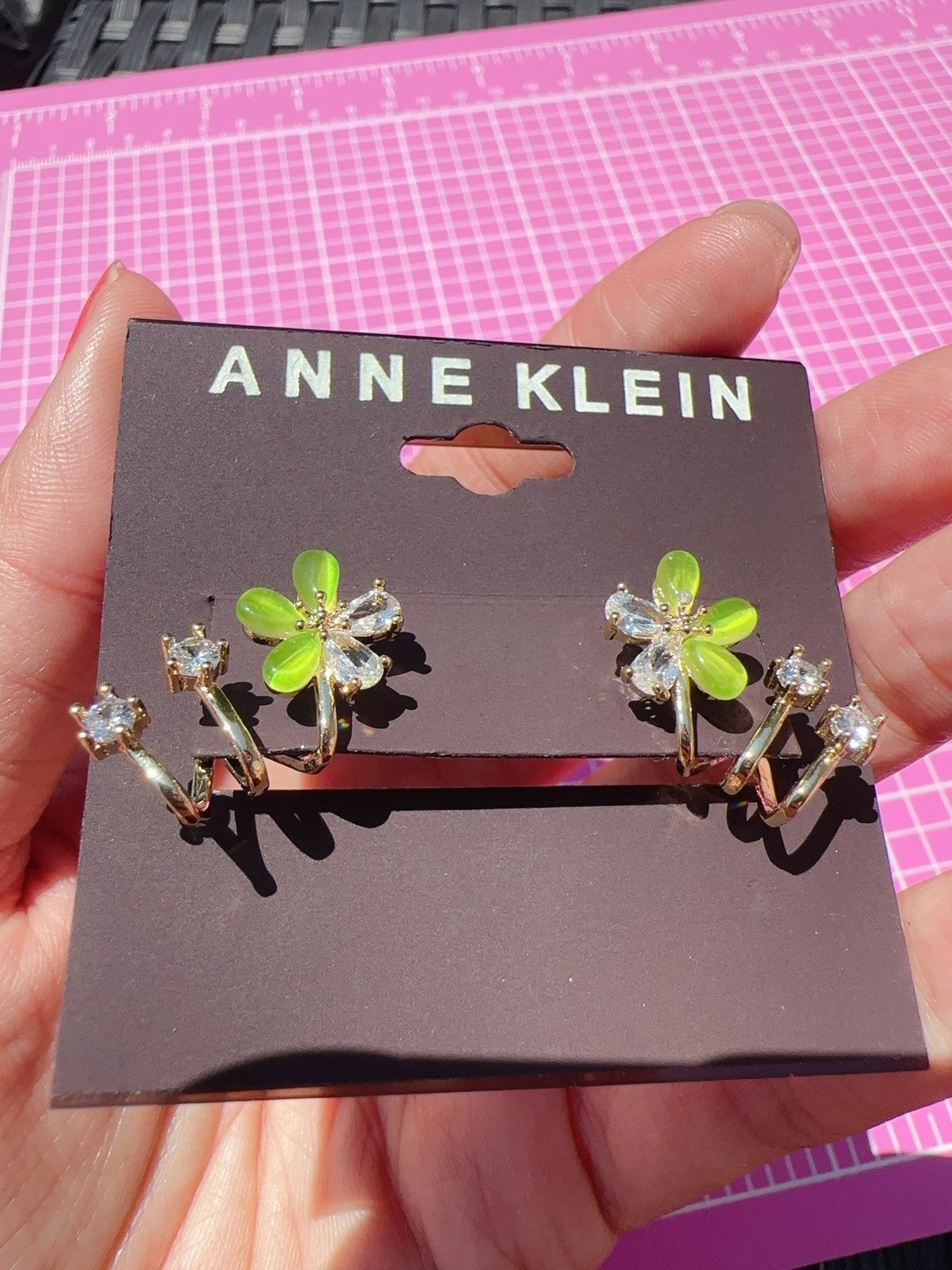 Anne Klein Anne Klein green white reflective flower crystal gold tone Size ONE SIZE - 4 Thumbnail