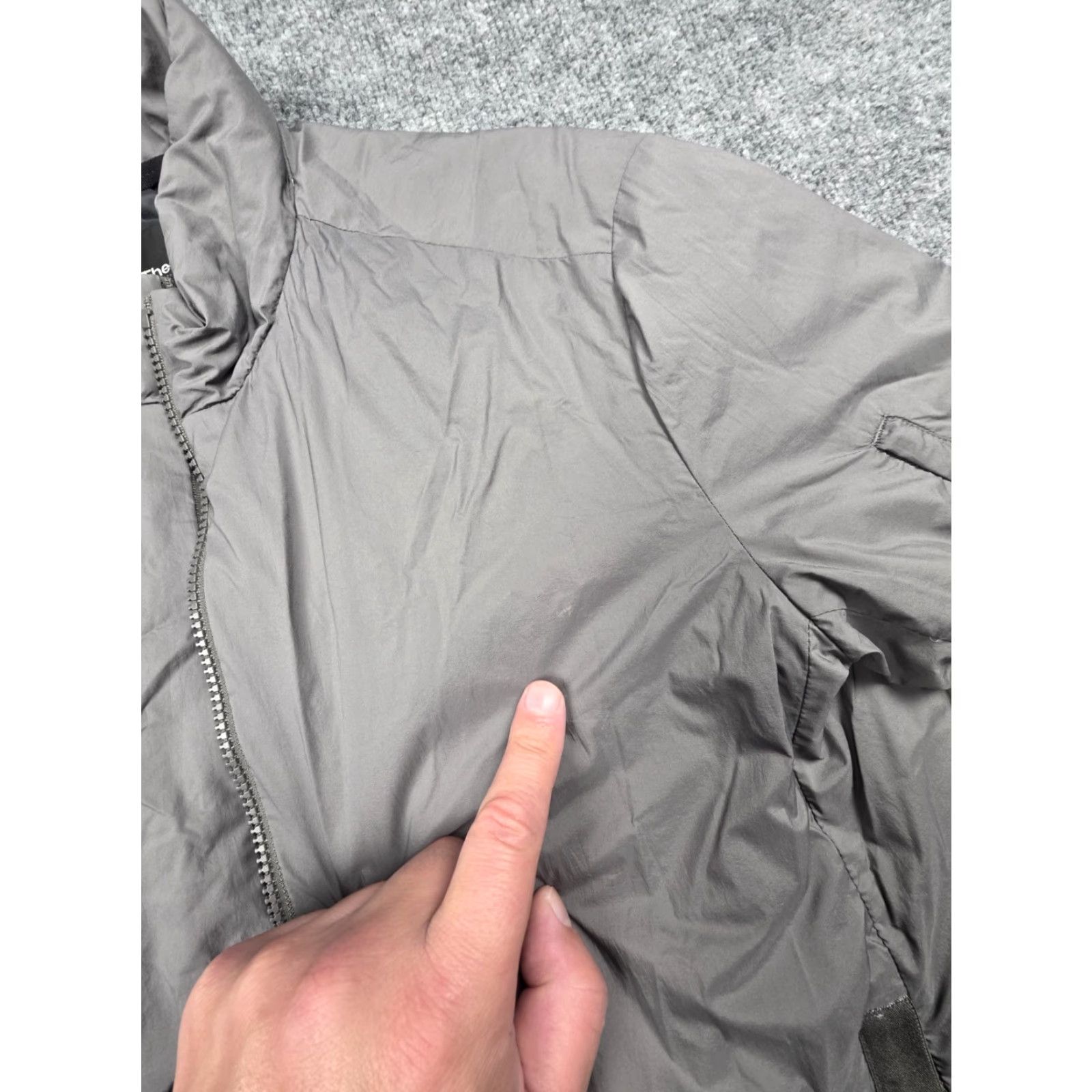 Theory Theory Bomber Jacket Men M Gray Full Zip Nylon Lightweight Lined Marks Size M / US 6-8 / IT 42-44 - 5 Thumbnail