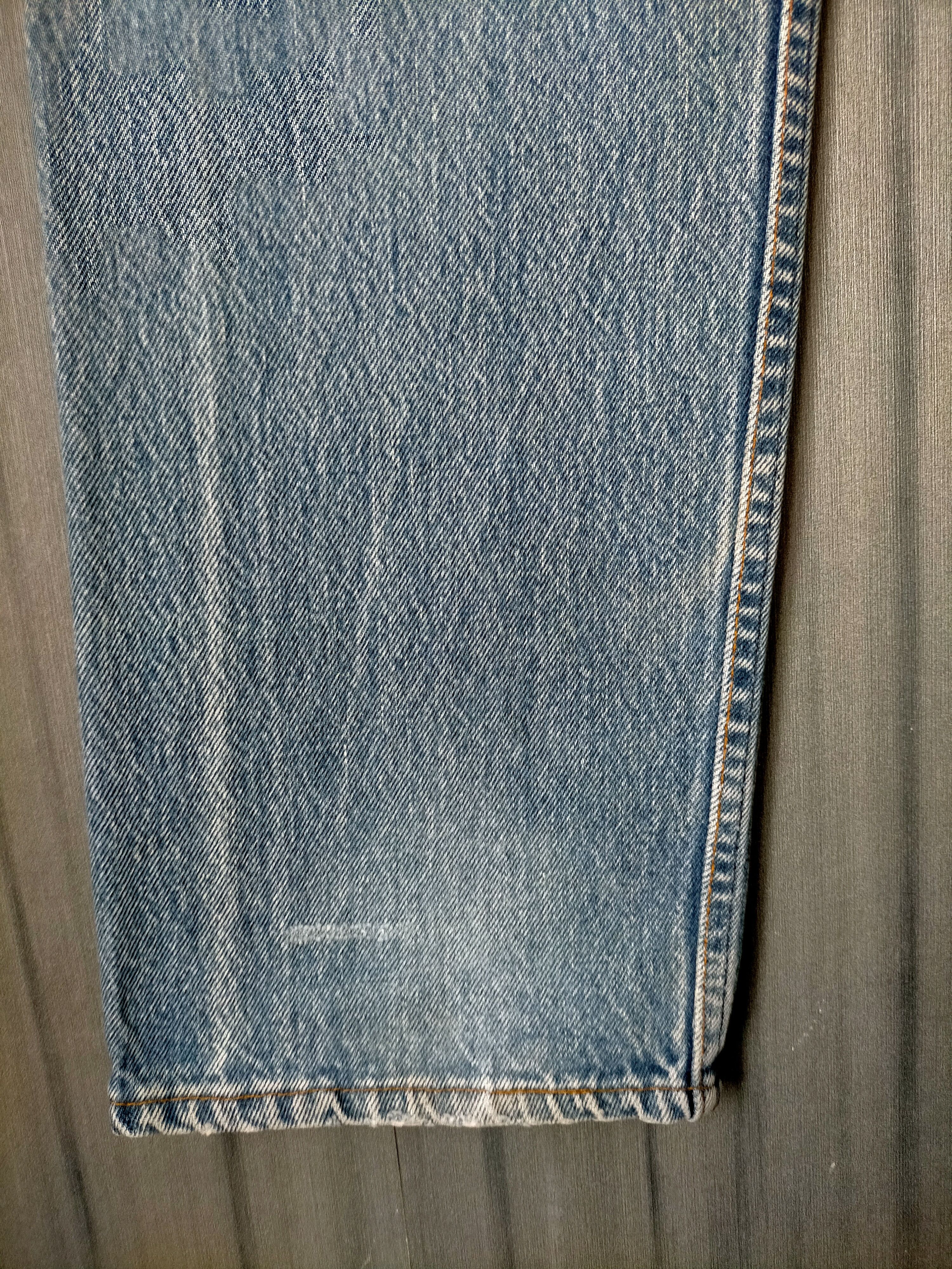 Levi's Vintage Clothing Vintage Levis 501 Usa Button Fly 520 Blue Jeans Size US 31 - 18 Thumbnail