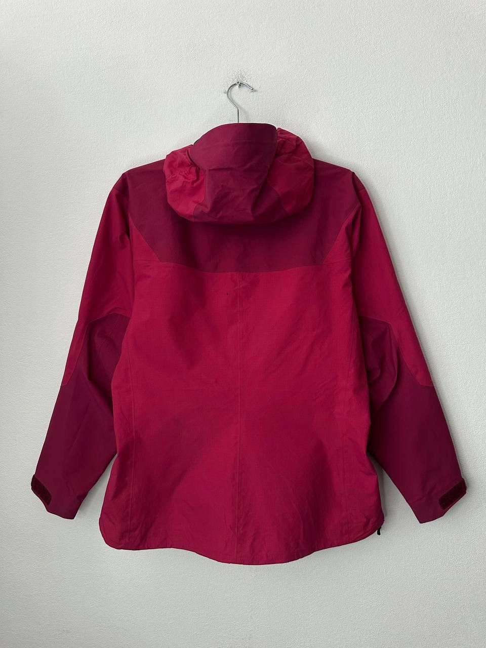 Arc'teryx Arc’teryx Gore-Tex Pro Beta AR Women’s Hooded Jacket Pink Size L / US 10 / IT 46 - 11 Thumbnail