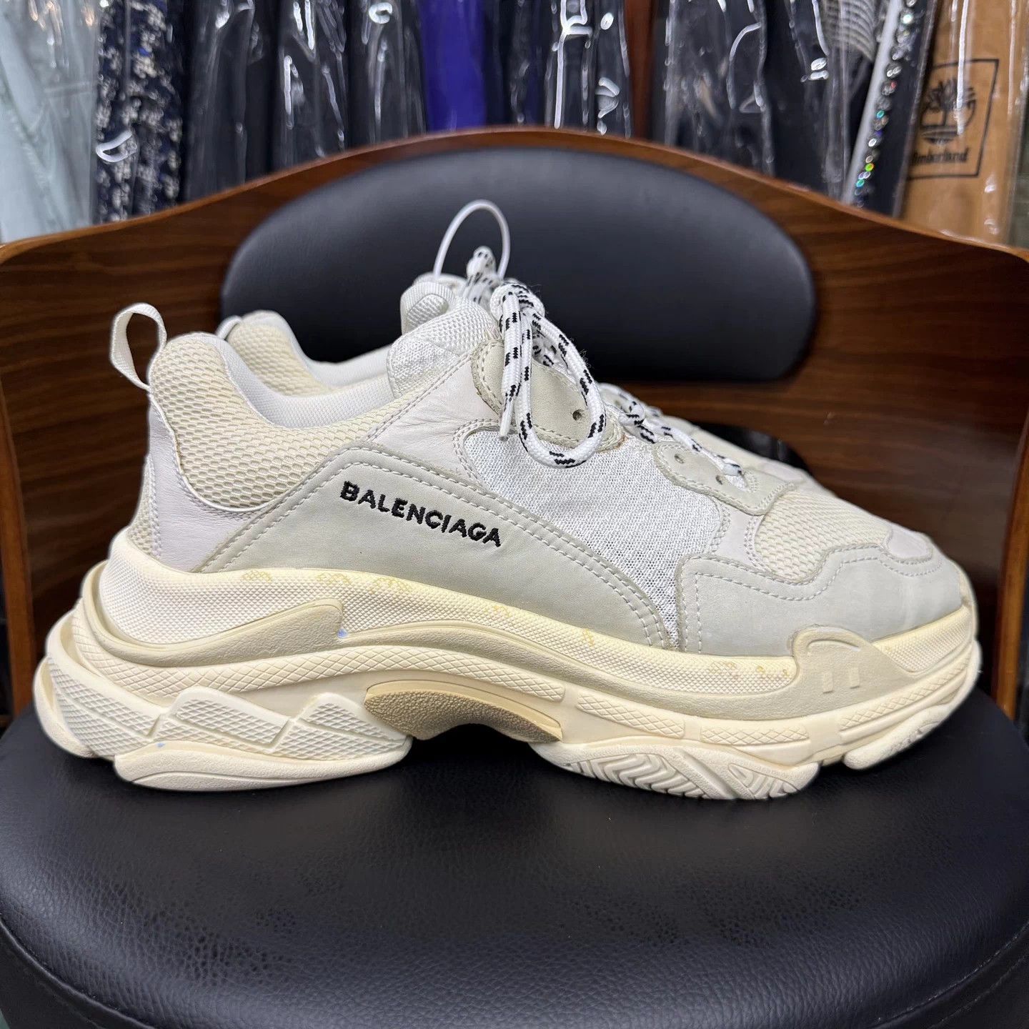 Balenciaga Balenciaga Triples OG White 44 EU Lightly Used Excellent Size US 11 / EU 44 - 4 Thumbnail