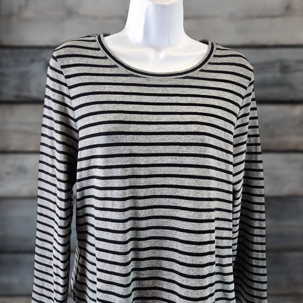 Vintage Cabi 3809 Womens Pivot Striped Tee Sz Medium Black Gray Long Sleeve Modal Blend Shirt Womens Medium Black Gray 90s? Size M / US 6-8 / IT 42-44 - 1 Thumbnail