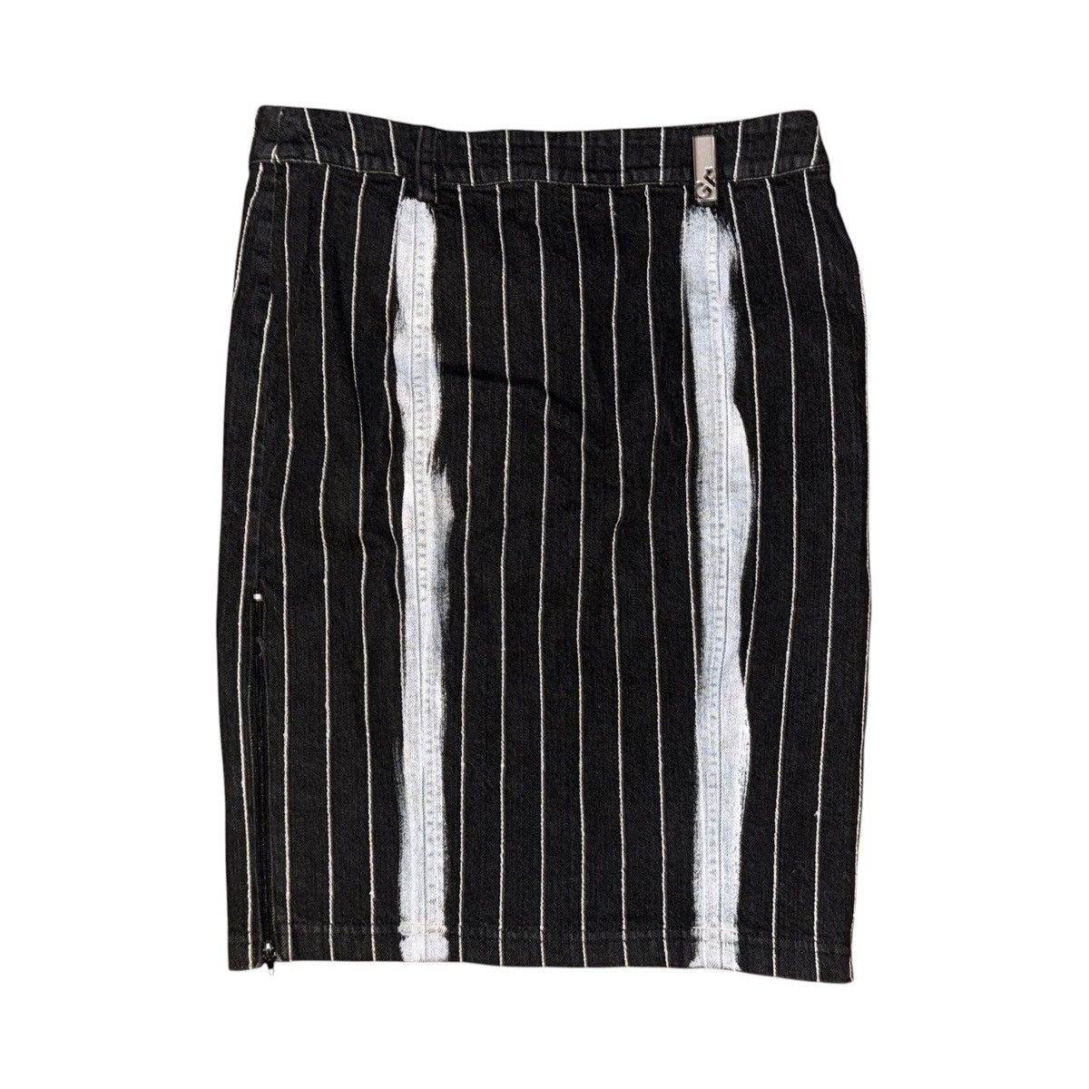 Gianfranco Ferre GianFranco Ferre black white pinstriped denim skirt Size 30" / US 8 / IT 44 - 3 Thumbnail
