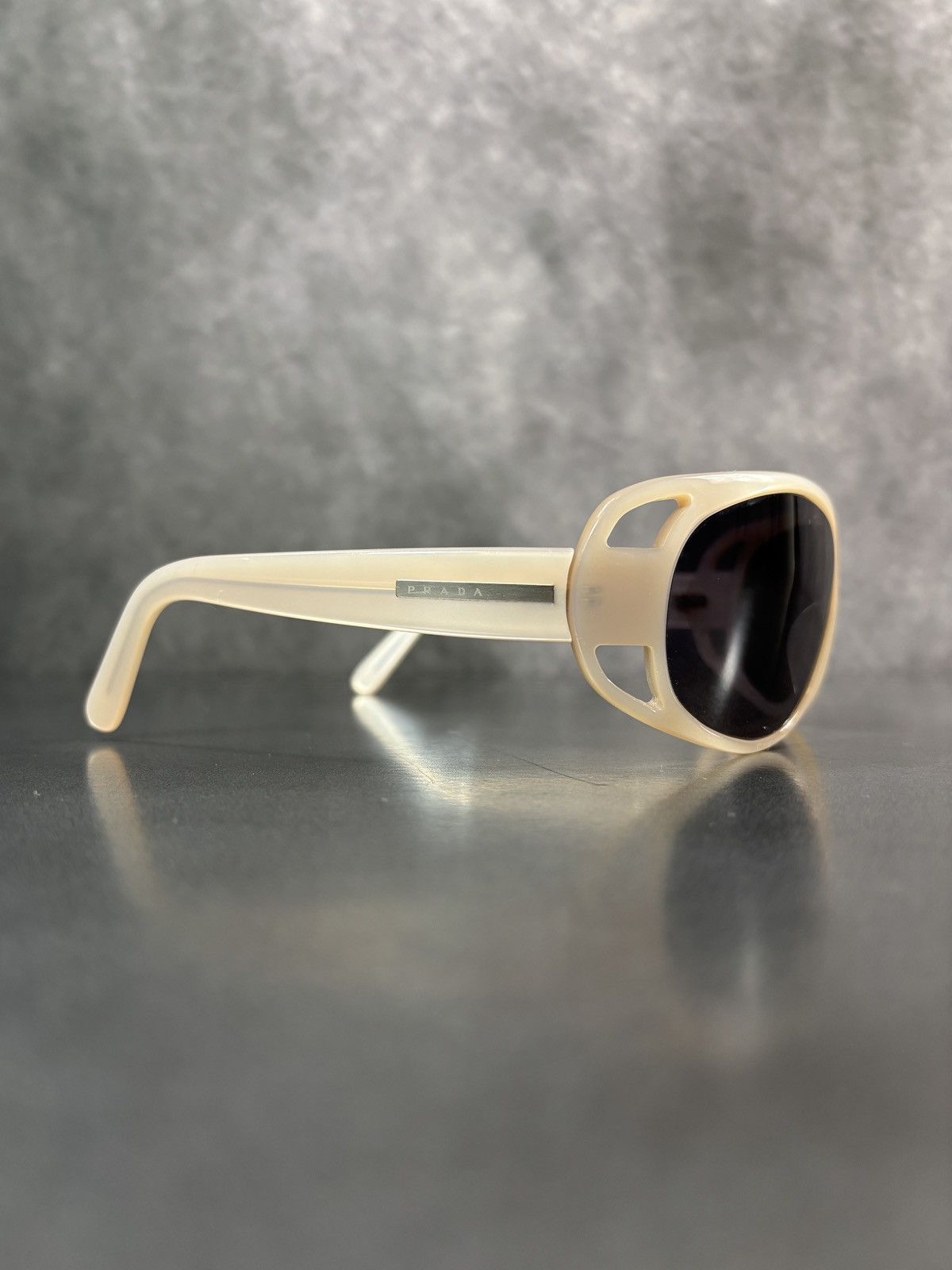 Prada F/W 2004 Prada Sunglasses Vintage SPR 03F Slit Wrap 2000s Size ONE SIZE - 8 Thumbnail