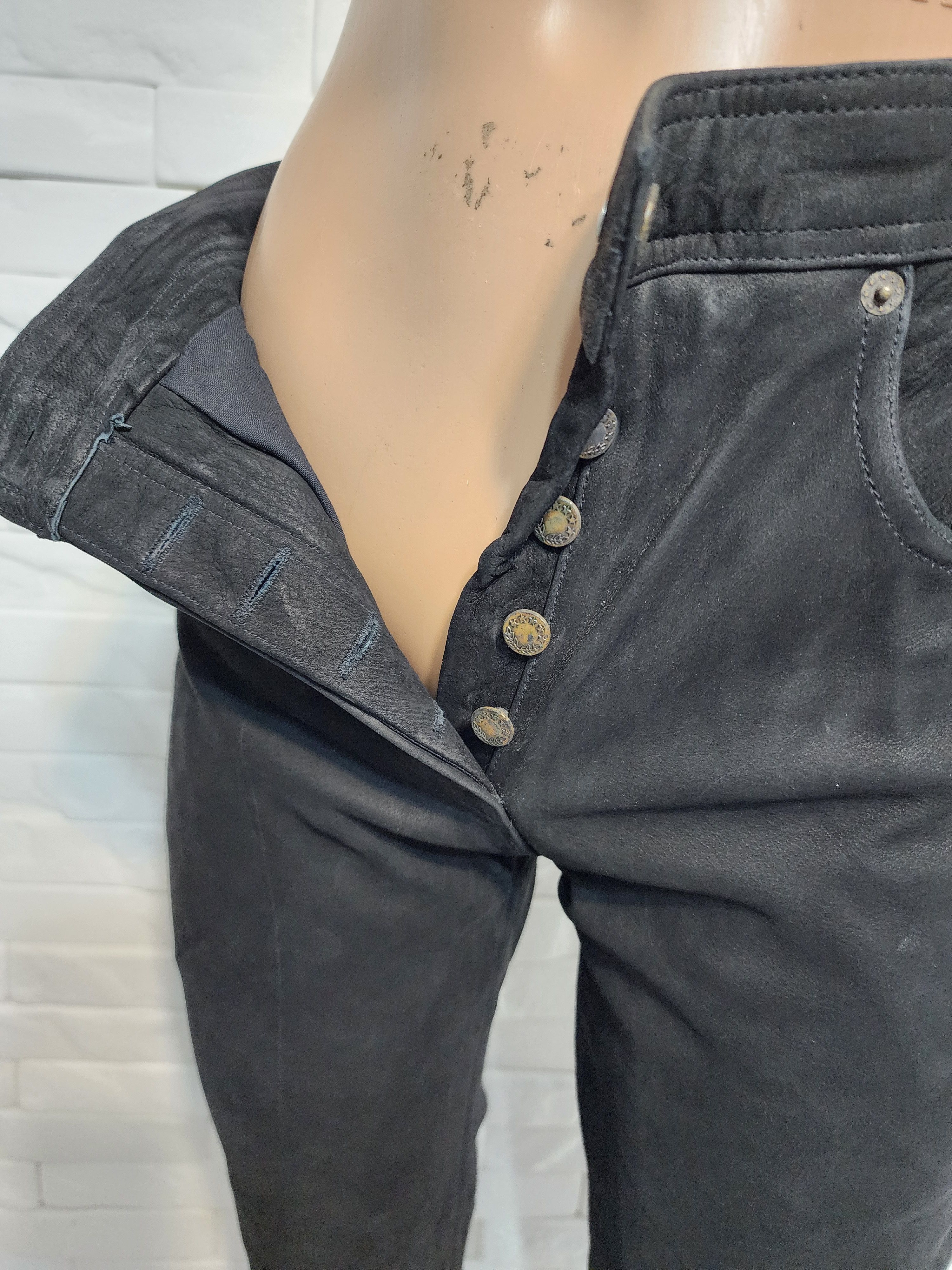 Genuine Leather Women's black pants made of genuine leather. Size 27" / US 4 / IT 40 - 4 Thumbnail