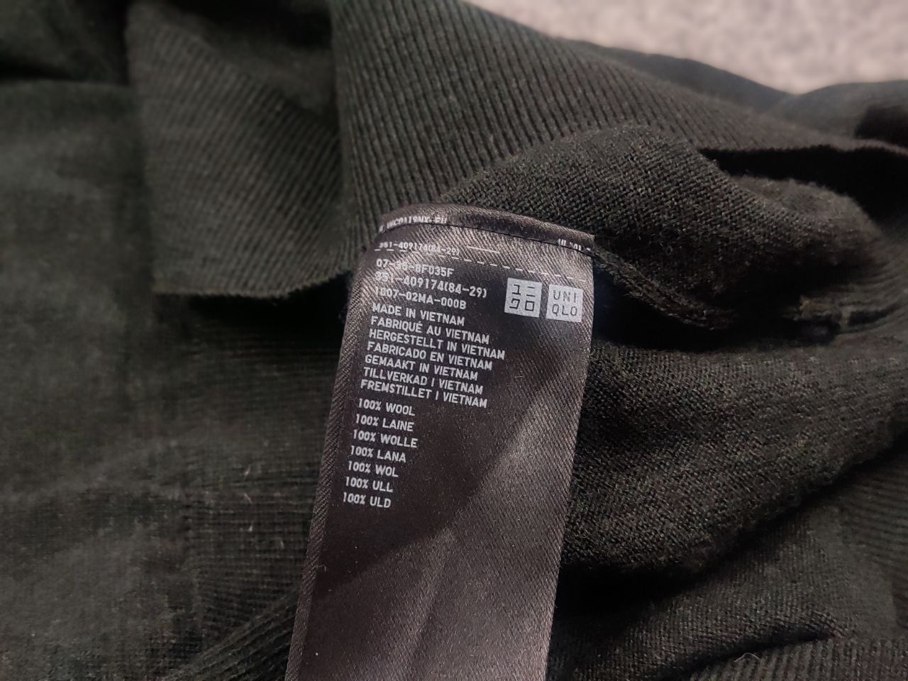 Uniqlo Uniqlo light wool Sweater high turtleneck collar dark green Size US M / EU 48-50 / 2 - 12 Thumbnail