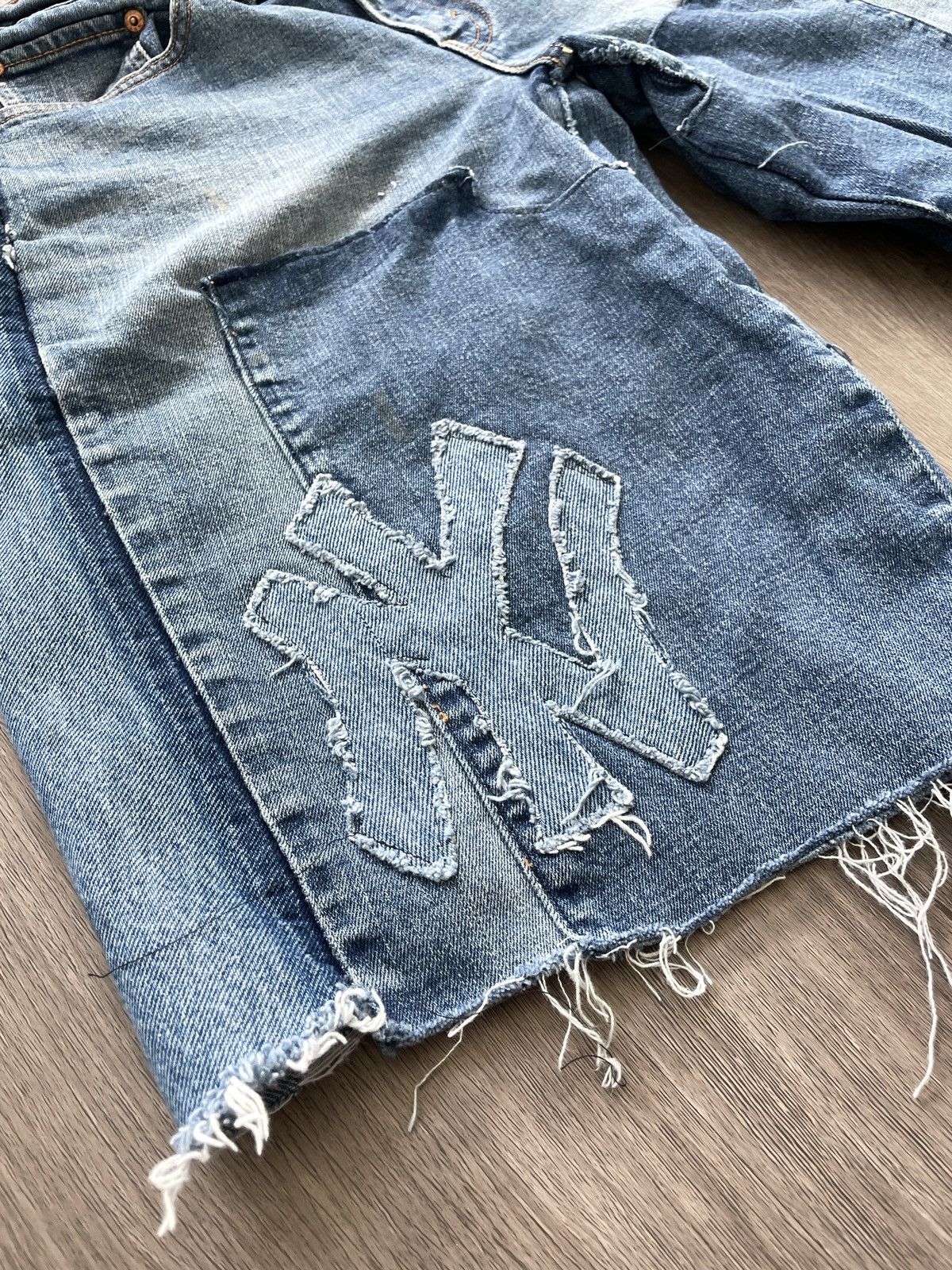 Levi's Levi’s “Custom NYC” Regular Fit Denim Shorts (Sz.27) Size 27" / US 4 / IT 40 - 2 Thumbnail