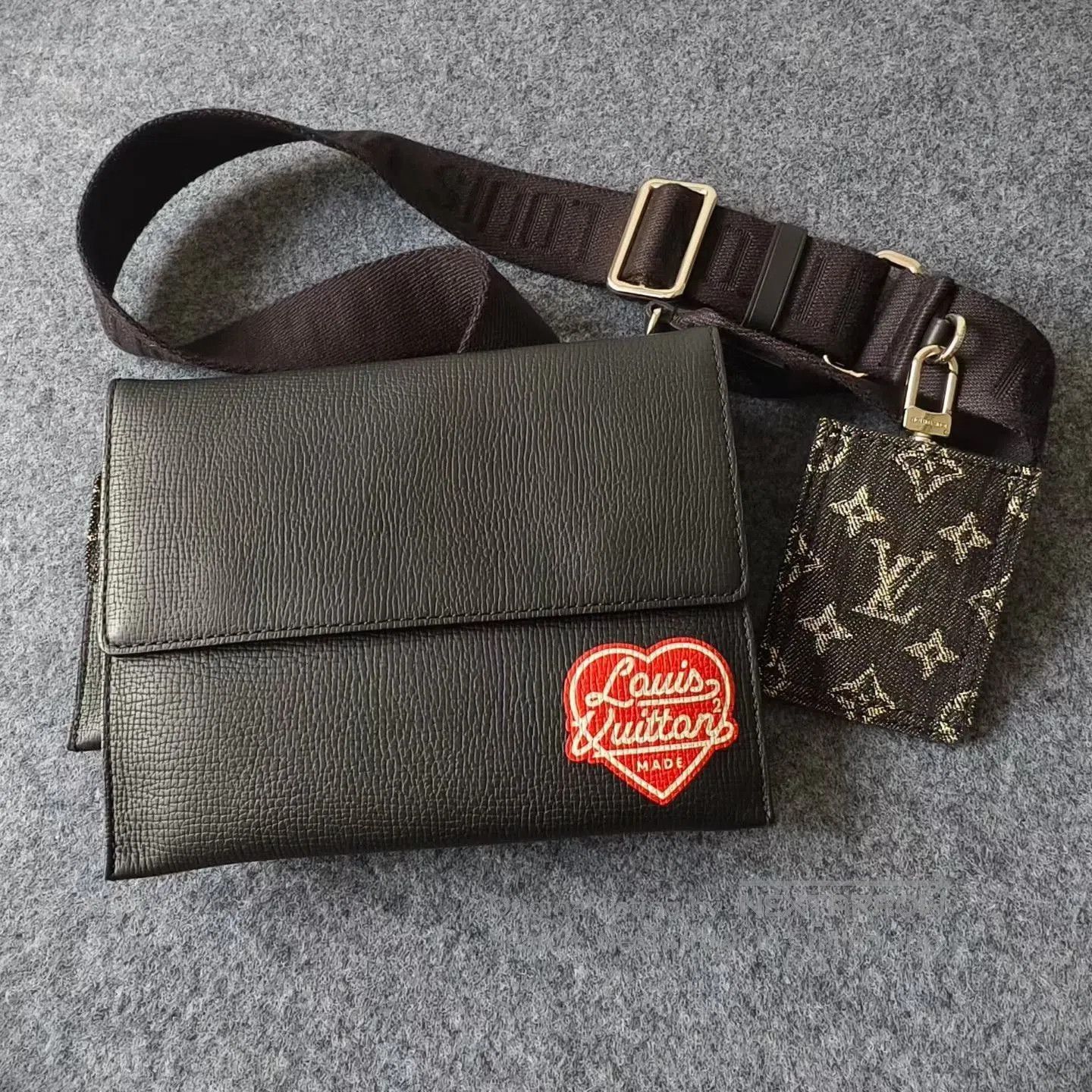 Louis Vuitton Louis Vuitton Trio Monogram 3. Size ONE SIZE - 1 Thumbnail
