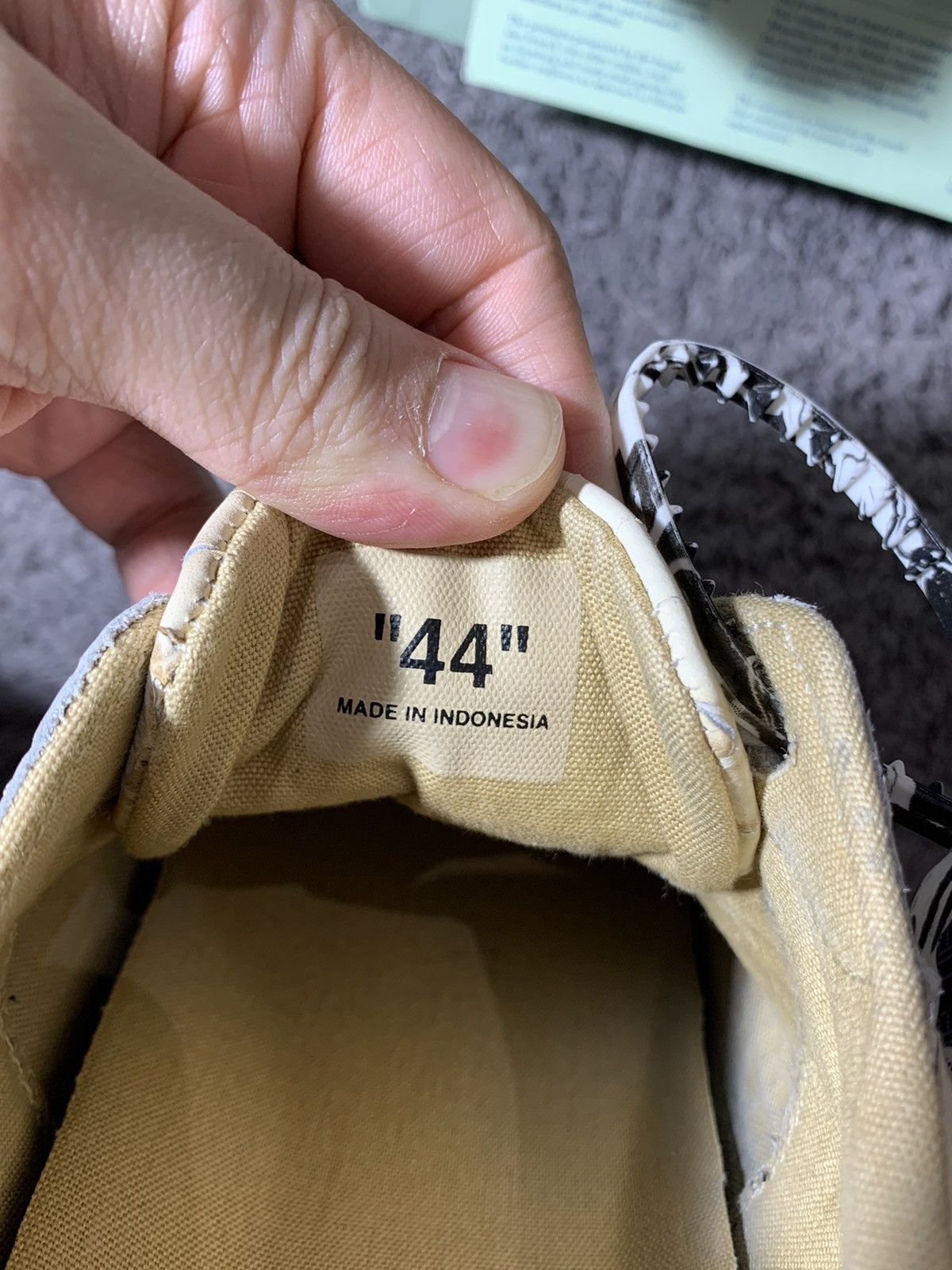 Off-White × Virgil Abloh Offwhite croco pattern Vulcanized beige cream US11 Size US 11 / EU 44 - 4 Thumbnail