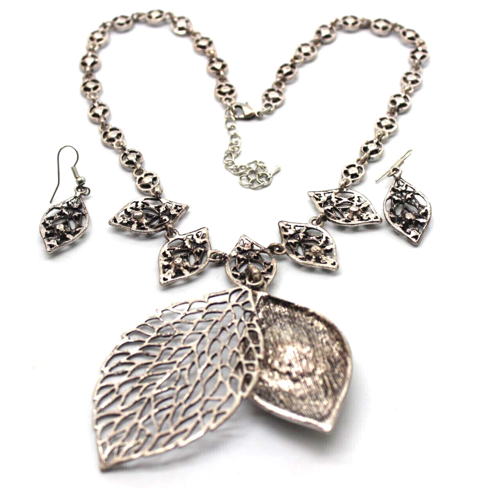 Other Silvertone White Rhinestone Necklace Earring Set•StudedChain Size ONE SIZE - 2 Thumbnail