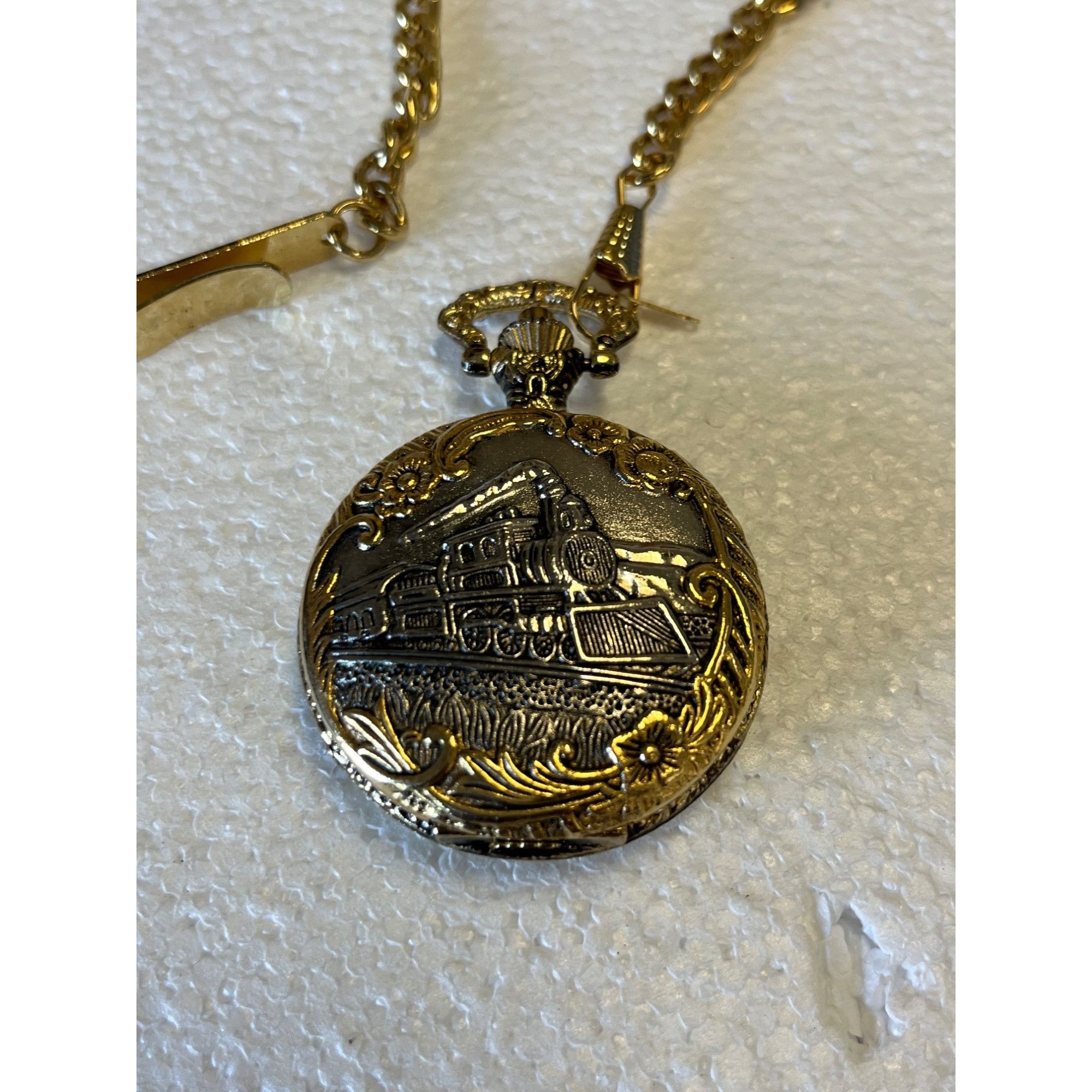 Other Vtg Sergio Valente Gold tone Pocket Watch With Chain Size ONE SIZE - 3 Thumbnail