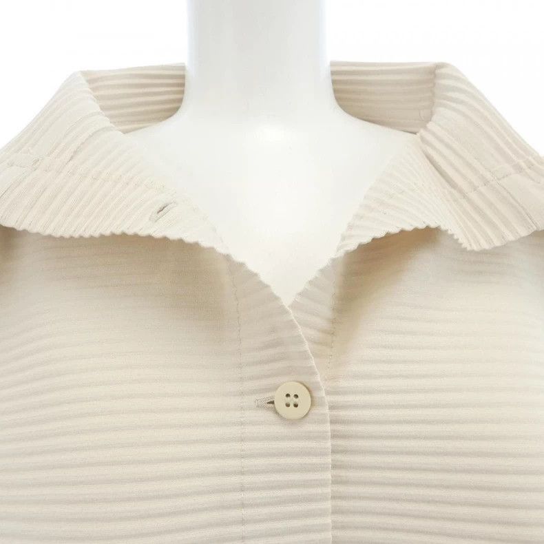 Issey Miyake Issey Miyake size:one size Beige high-neck cardigan jacket Size S / US 4 / IT 40 - 3 Thumbnail