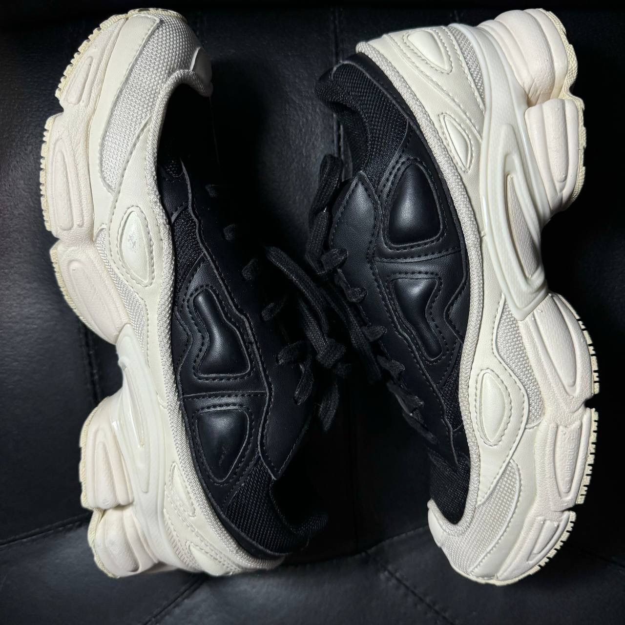 Adidas × Raf Simons 5,5us Adidas Raf Simons Ozweego white black Size US 5.5 / EU 38 - 4 Thumbnail