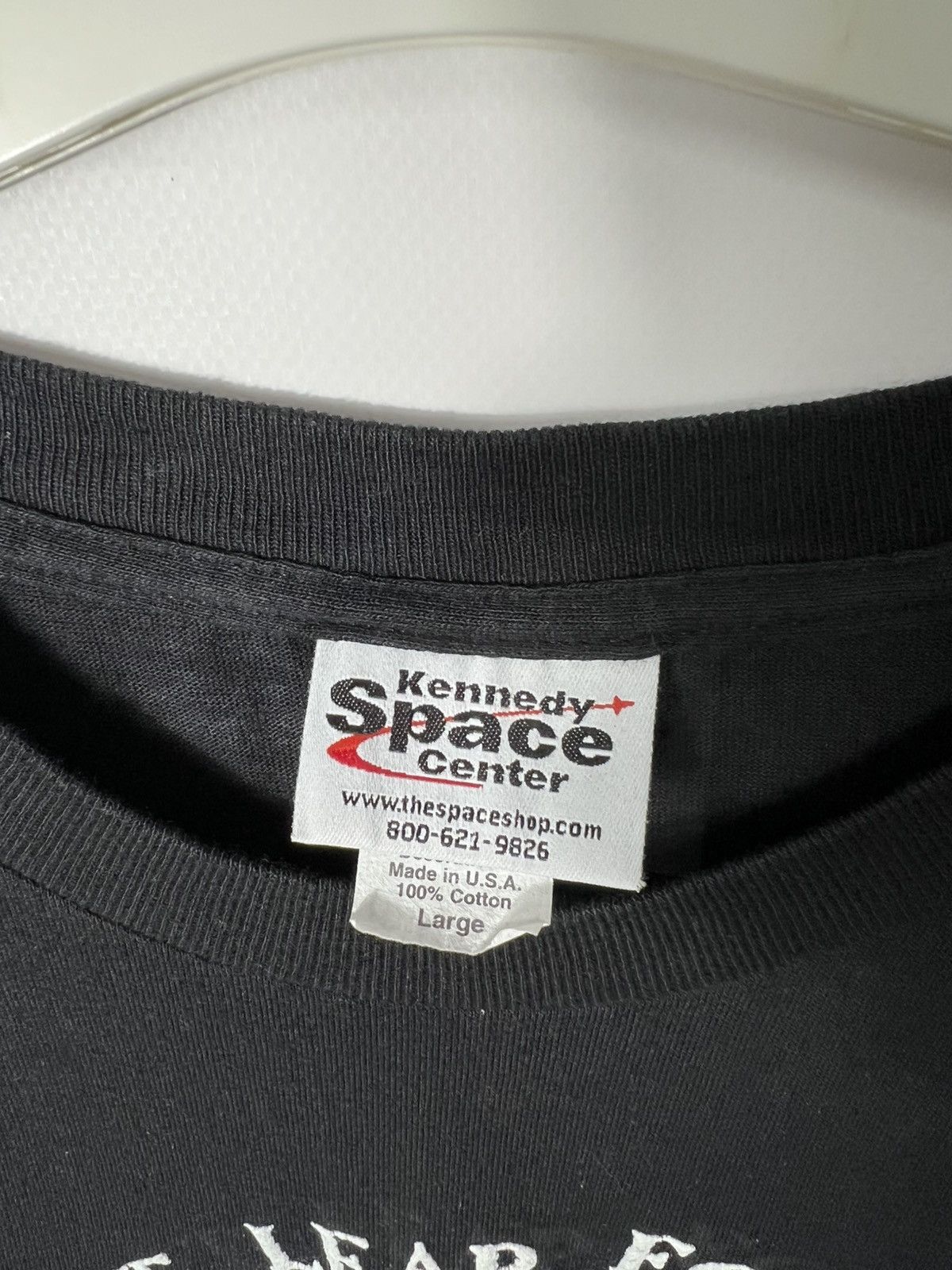 Vintage Vintage 90s Kennedy Space Center Astronaut Moon Earth Tee Size US L / EU 52-54 / 3 - 4 Thumbnail
