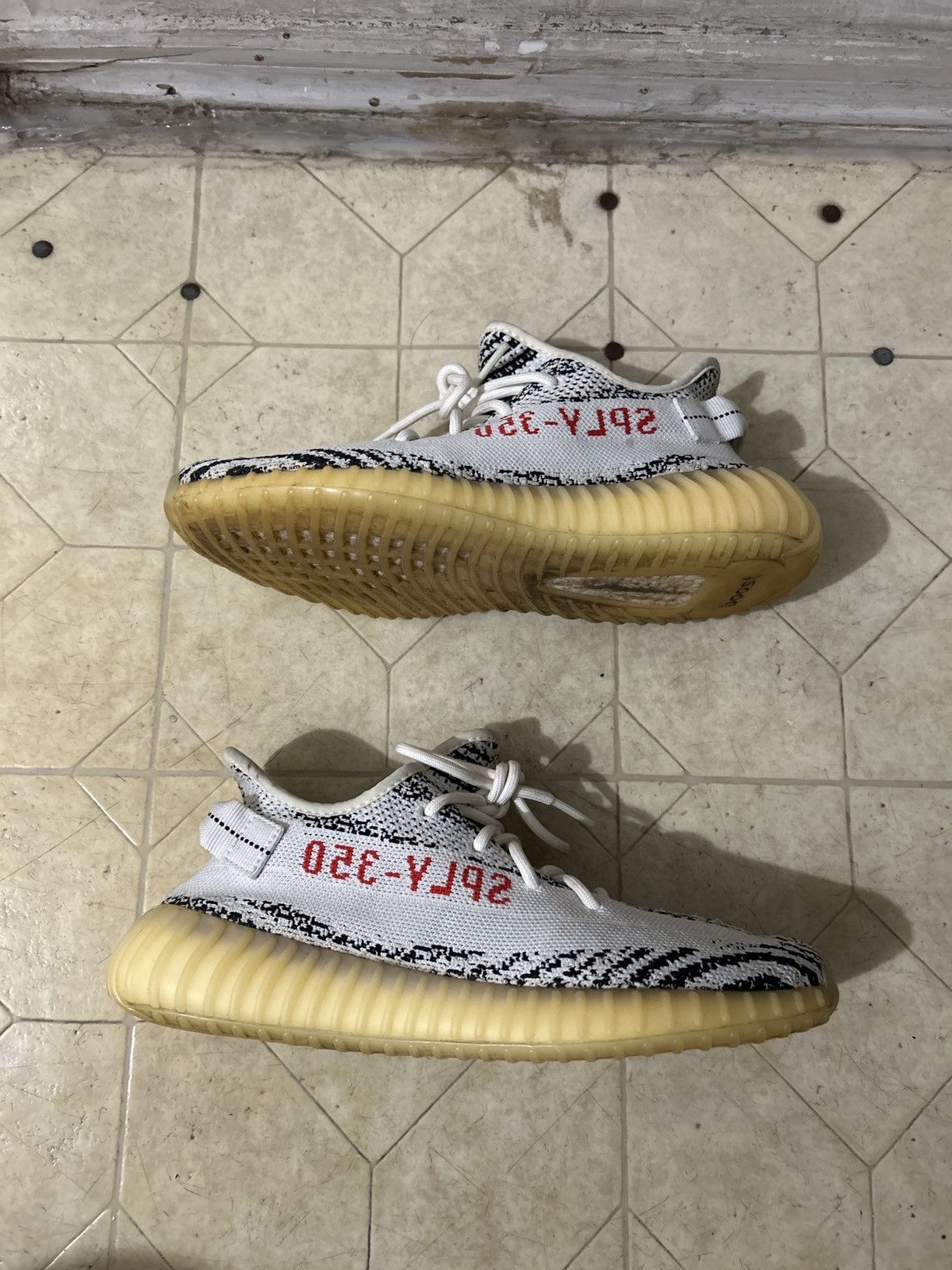 Yeezy adidas Yeezy Boost 350 V2 Zebra Size US 9 / EU 42 - 2 Thumbnail