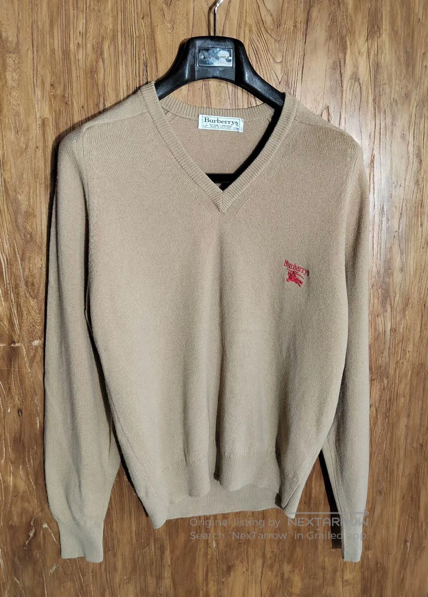 Burberry Burberry V-Neck Sweater Made in Scotland. Size US XS / EU 42 / 0 - 1 Thumbnail