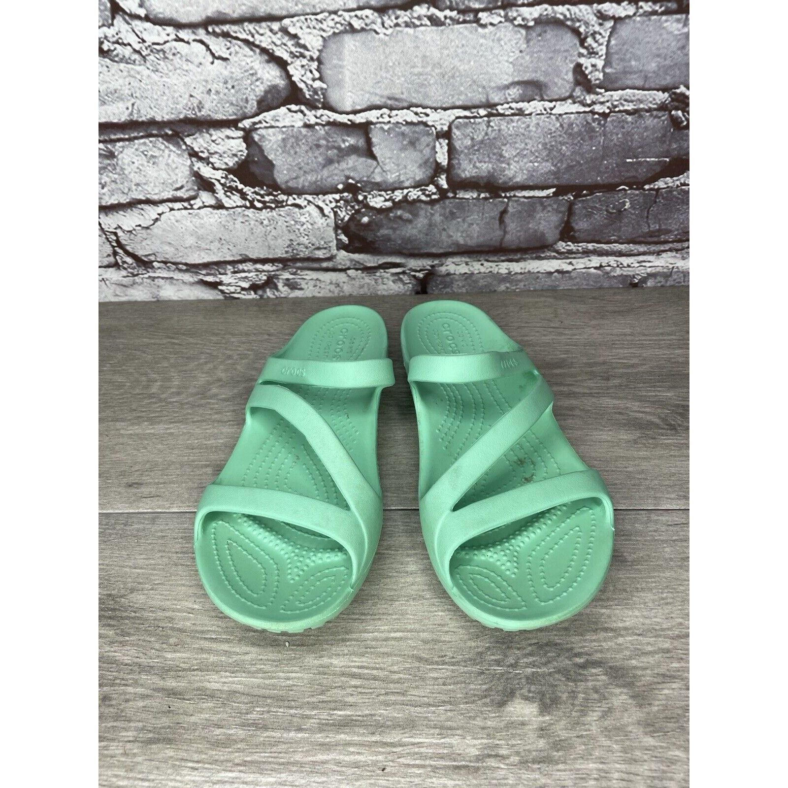 Crocs CROCS Iconic Comfort Green Rubber Slides Light Flats Sandals Size US 6 / IT 36 - 1 Thumbnail