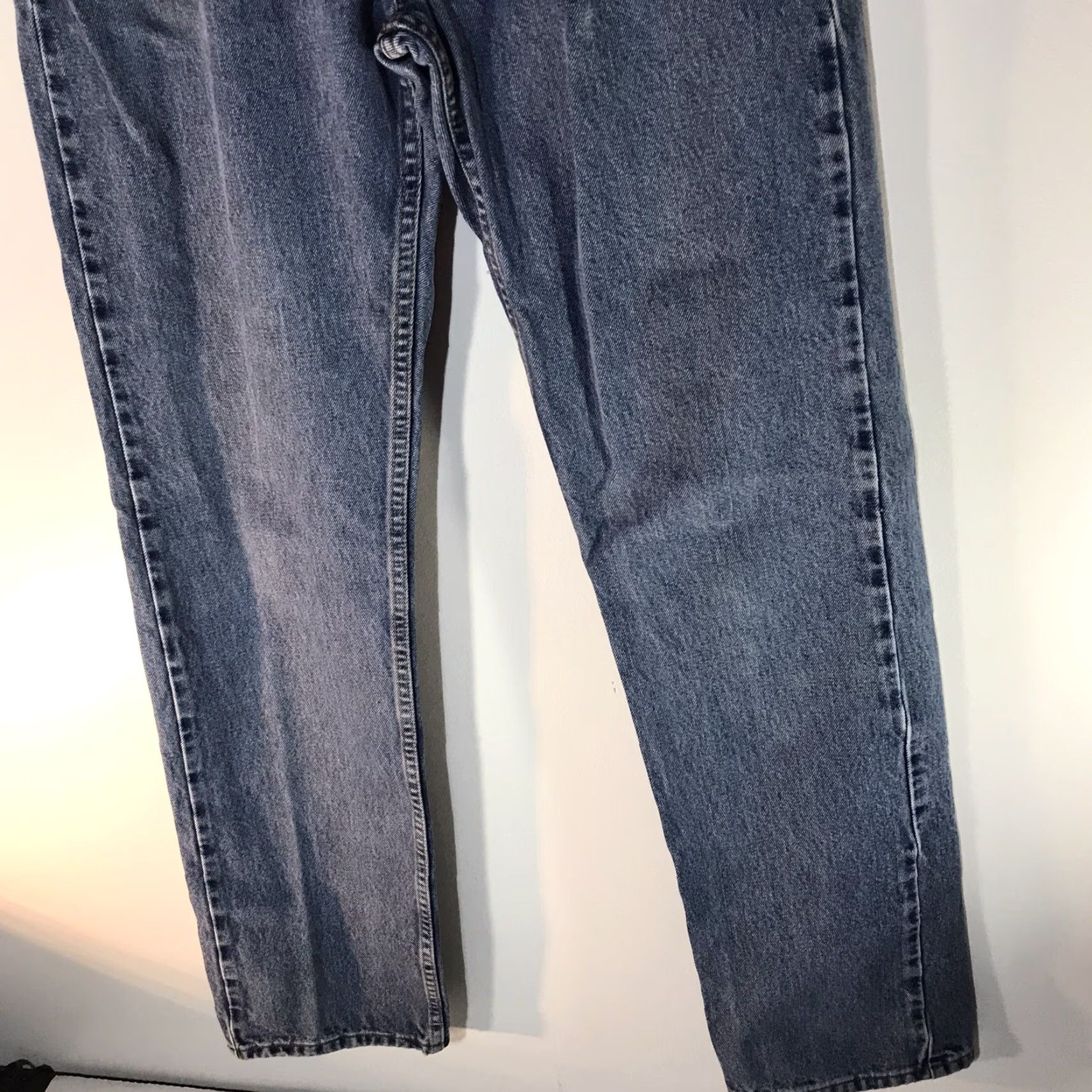Levi's VINTAGE Levi's 505 Jeans Mens Regular Fit Straight Leg Blue 90s Logo 33x34 Size US 33 - 3 Thumbnail