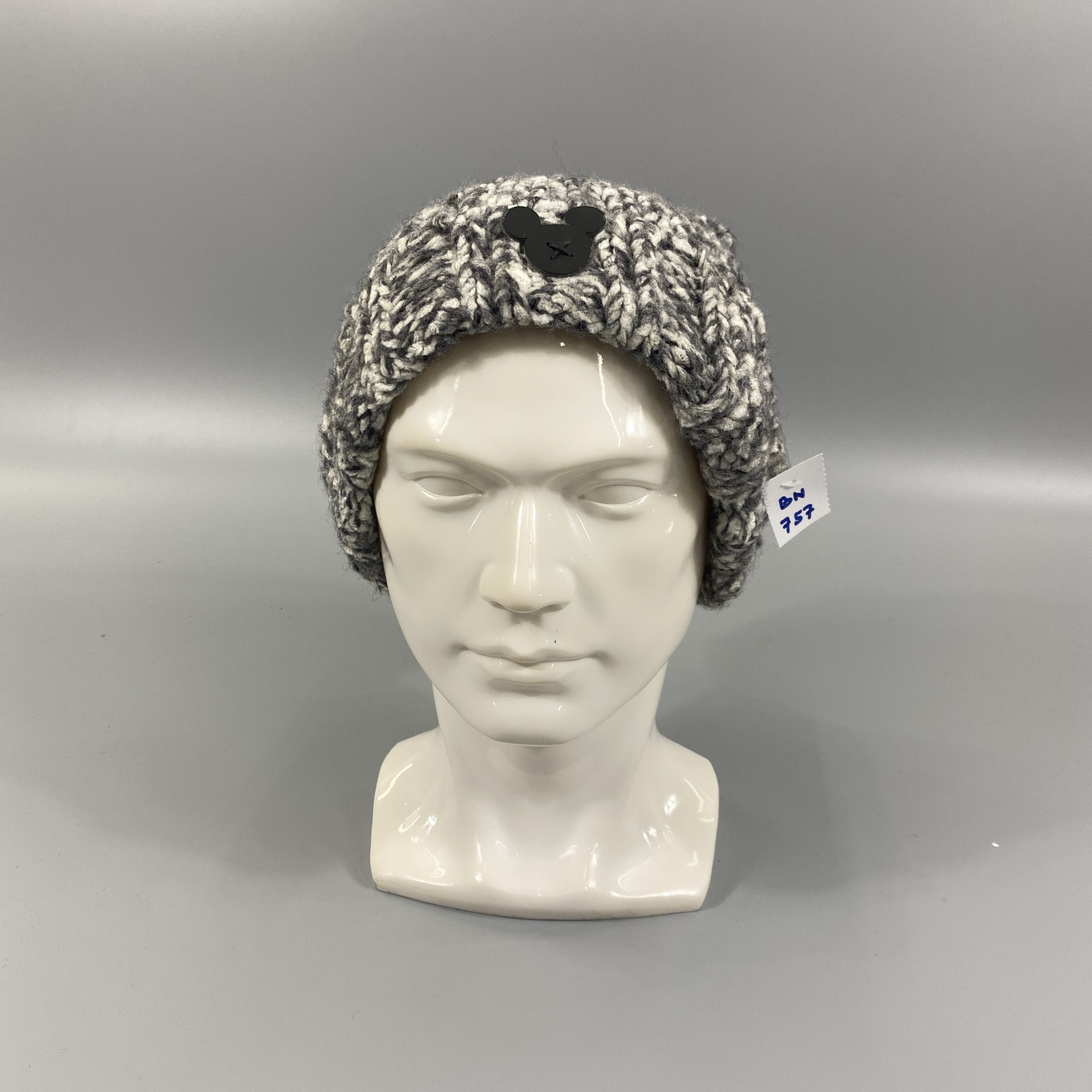 Disney Disney Mickey Knit Beanie Pom Pom -BN757 Size ONE SIZE - 1 Thumbnail