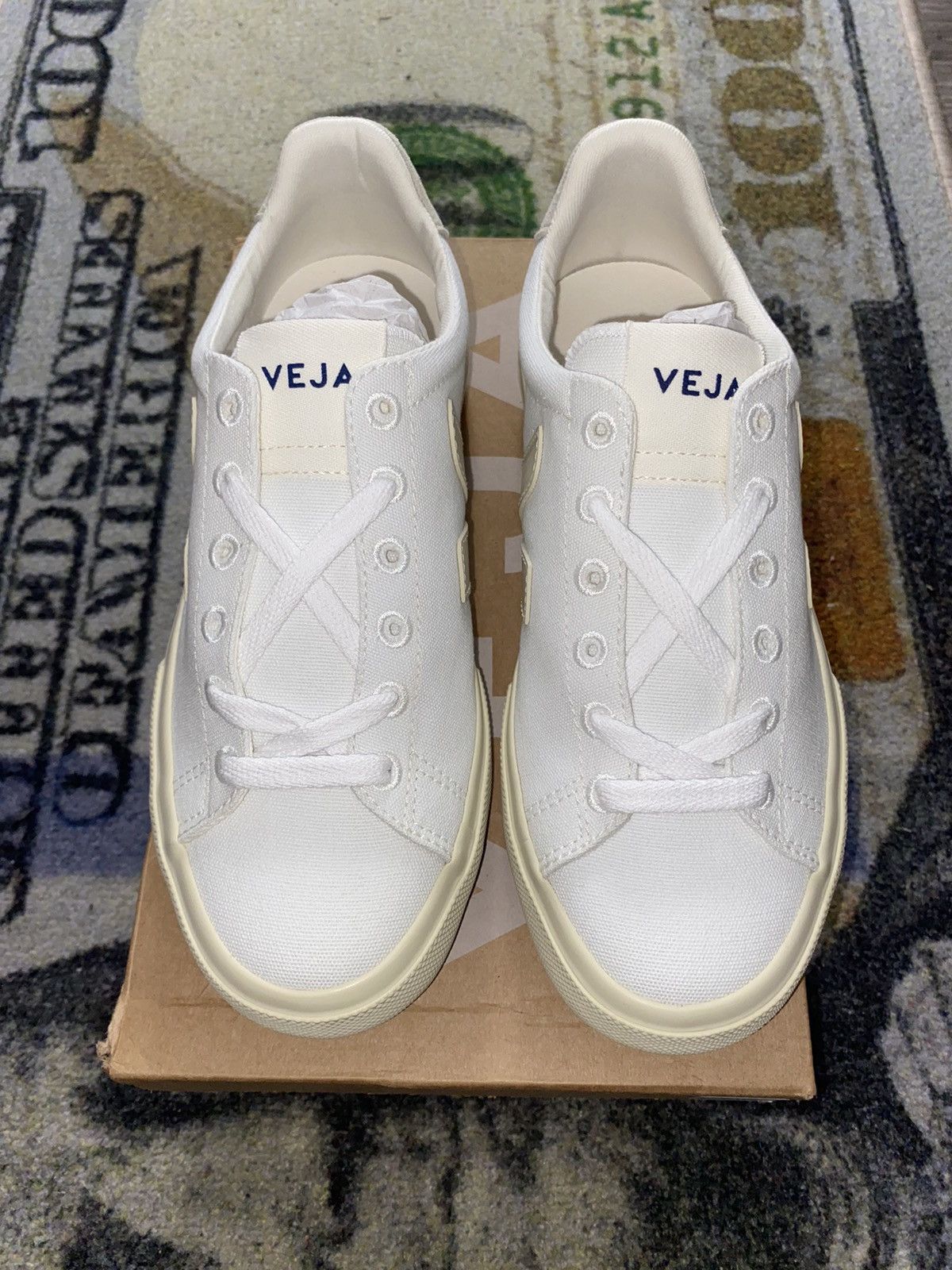 Veja VEJA V-12 Extra White Cream Size US 7 / IT 37 - 3 Thumbnail