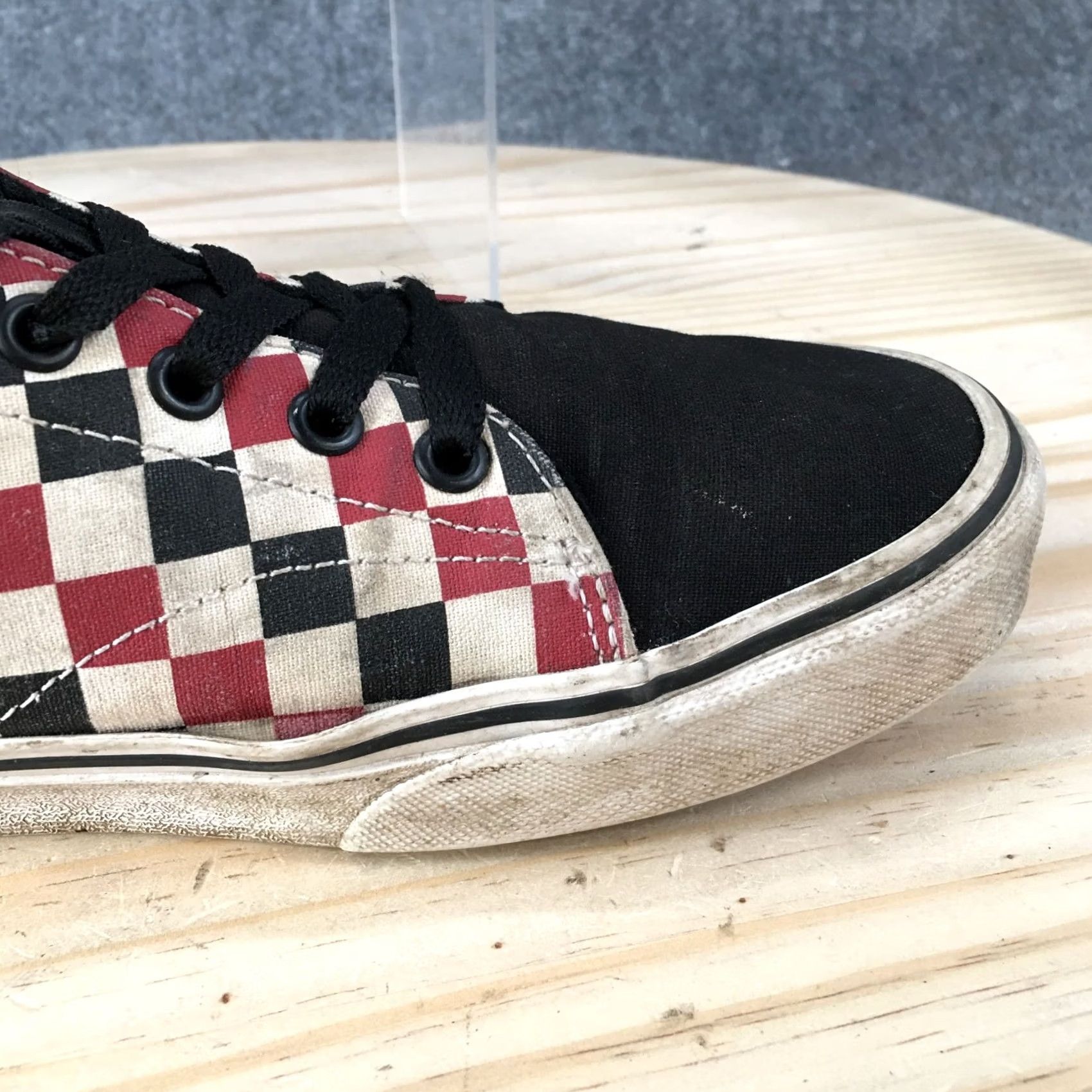 Vans VANS Shoes Mens 9.5 M Red Black Sneaker Canvas Skate Casual 500714 Low Top Size US M / EU 48-50 / 2 - 7 Thumbnail