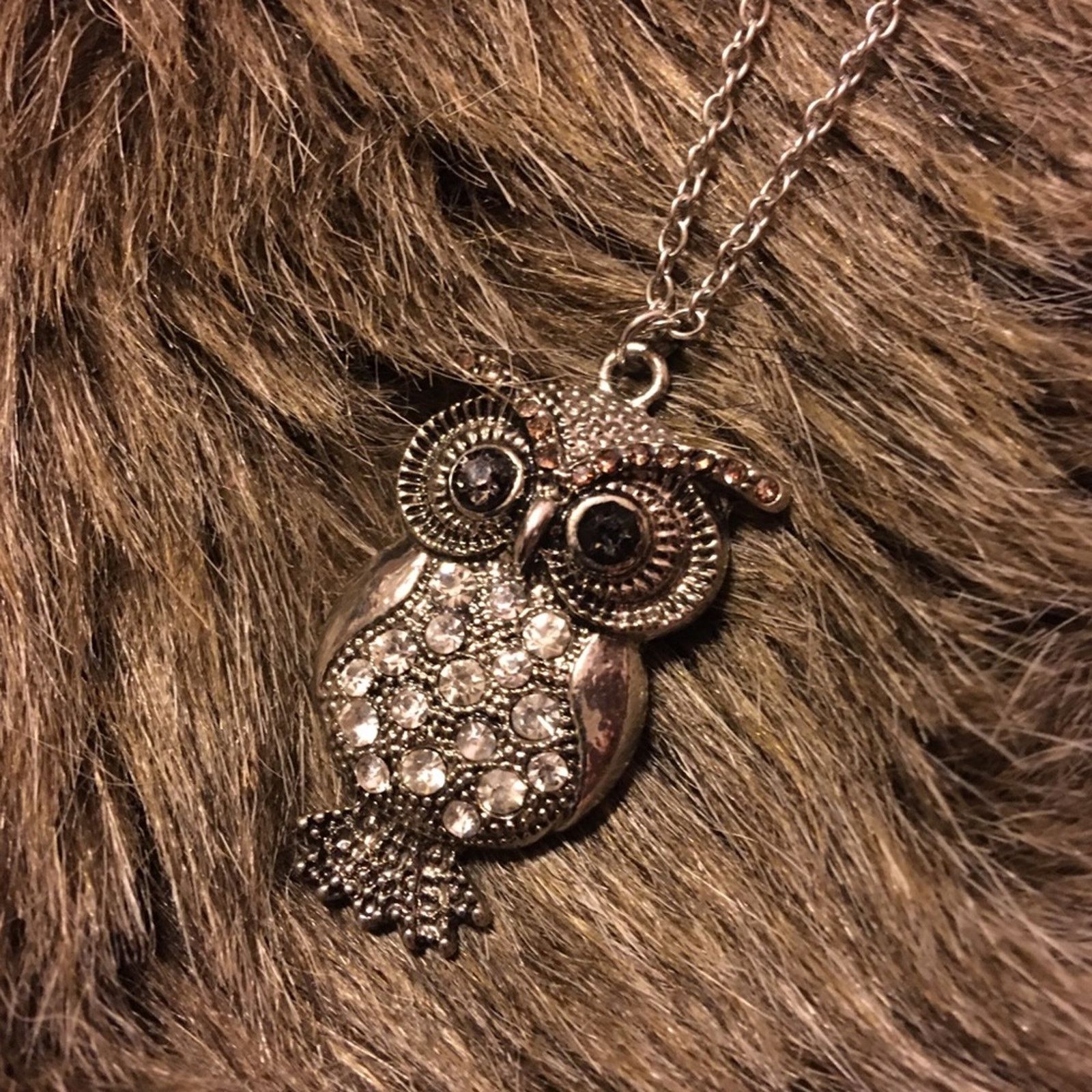 Vintage Vintage rhinestone owl pendant on silver chain Size ONE SIZE - 2 Thumbnail