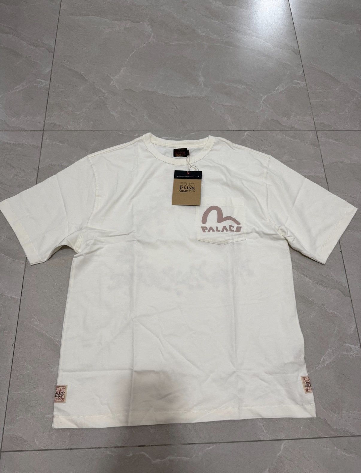 Palace PALACE × EVISU SS26 Collaboration Short Sleeve T-shirt J34 Size US L / EU 52-54 / 3 - 1 Thumbnail