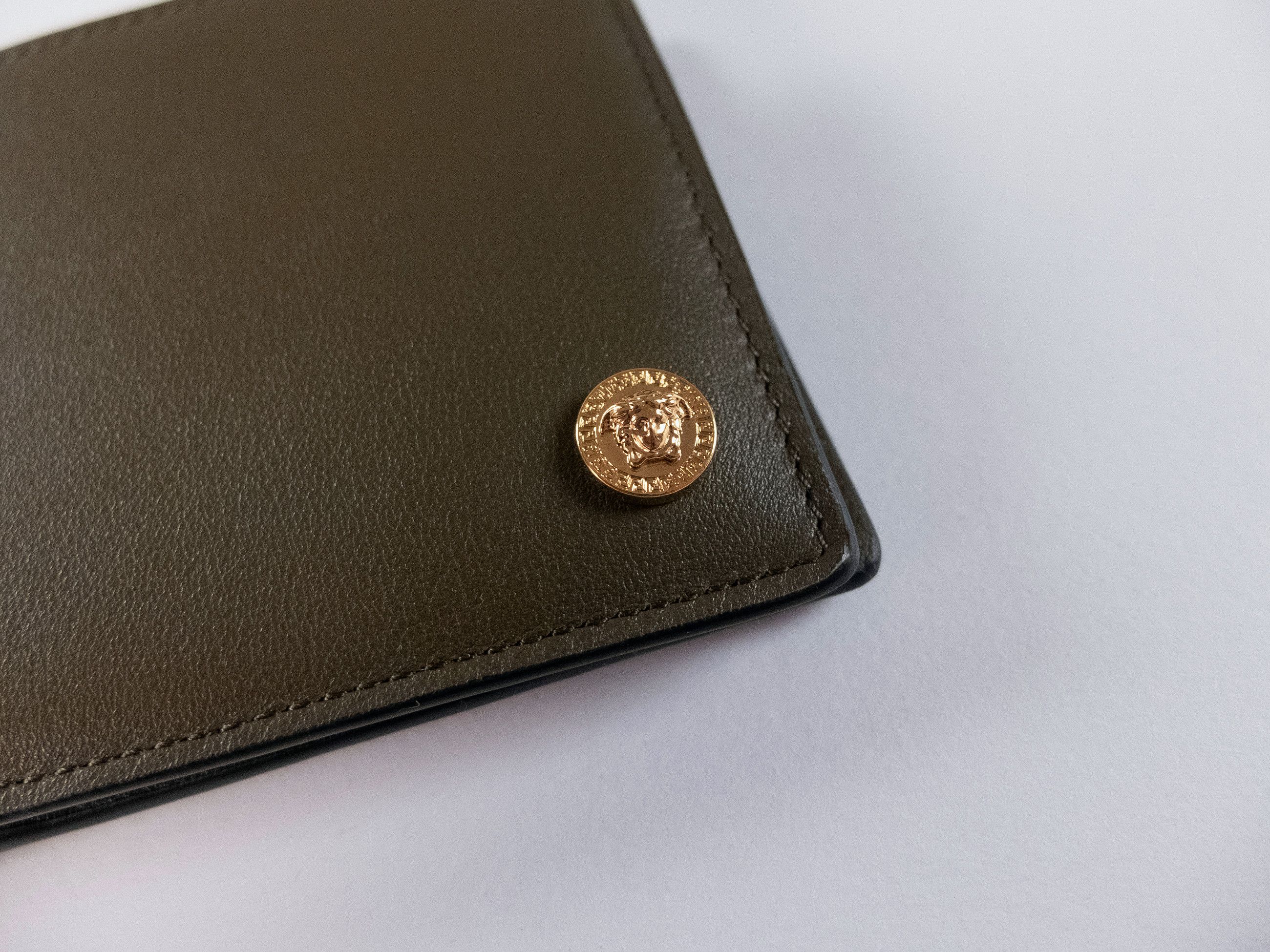 Versace VERSACE green leather bifold wallet with gold medusa pin Size ONE SIZE - 2 Thumbnail