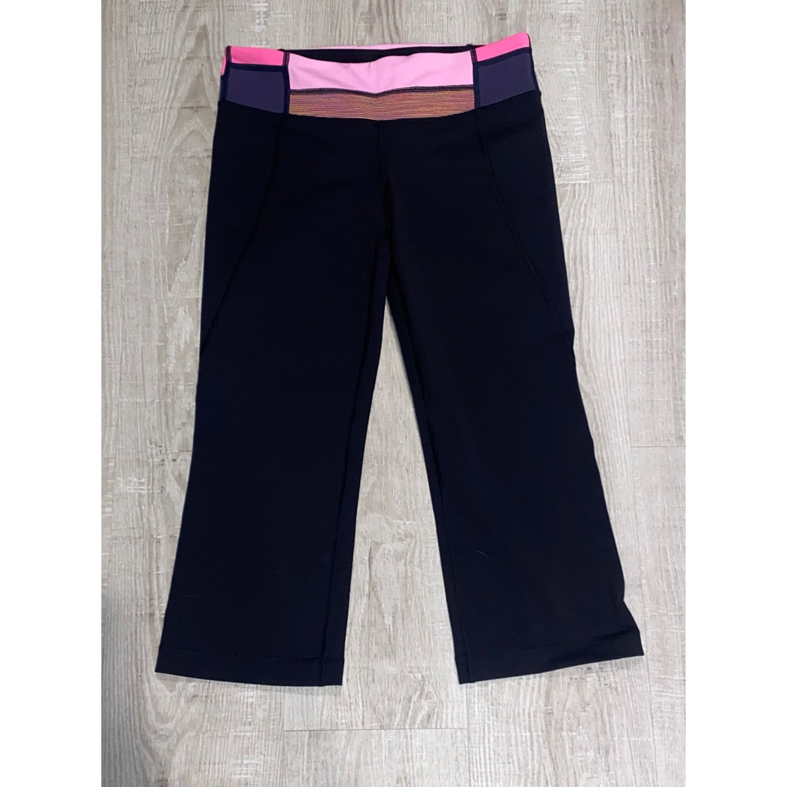 Lululemon Lululemon Womens Cropped Leggings excellent condition Size 28" / US 6 / IT 42 - 1 Thumbnail