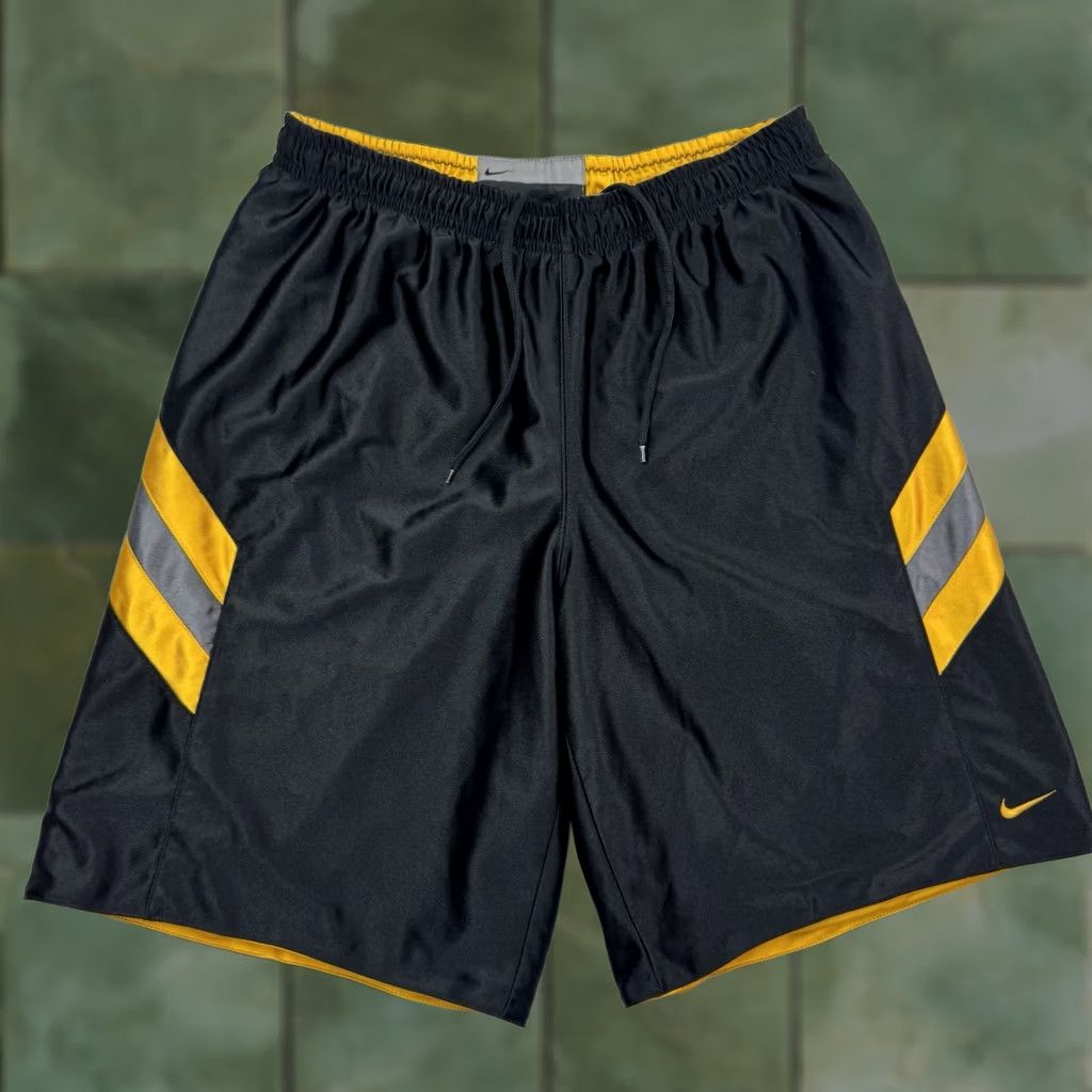 Nike VINTAGE Nike Basketball Shorts Adult M Reversible 90s Black Polyester Sports Athletic Men Size US 31 - 1 Thumbnail
