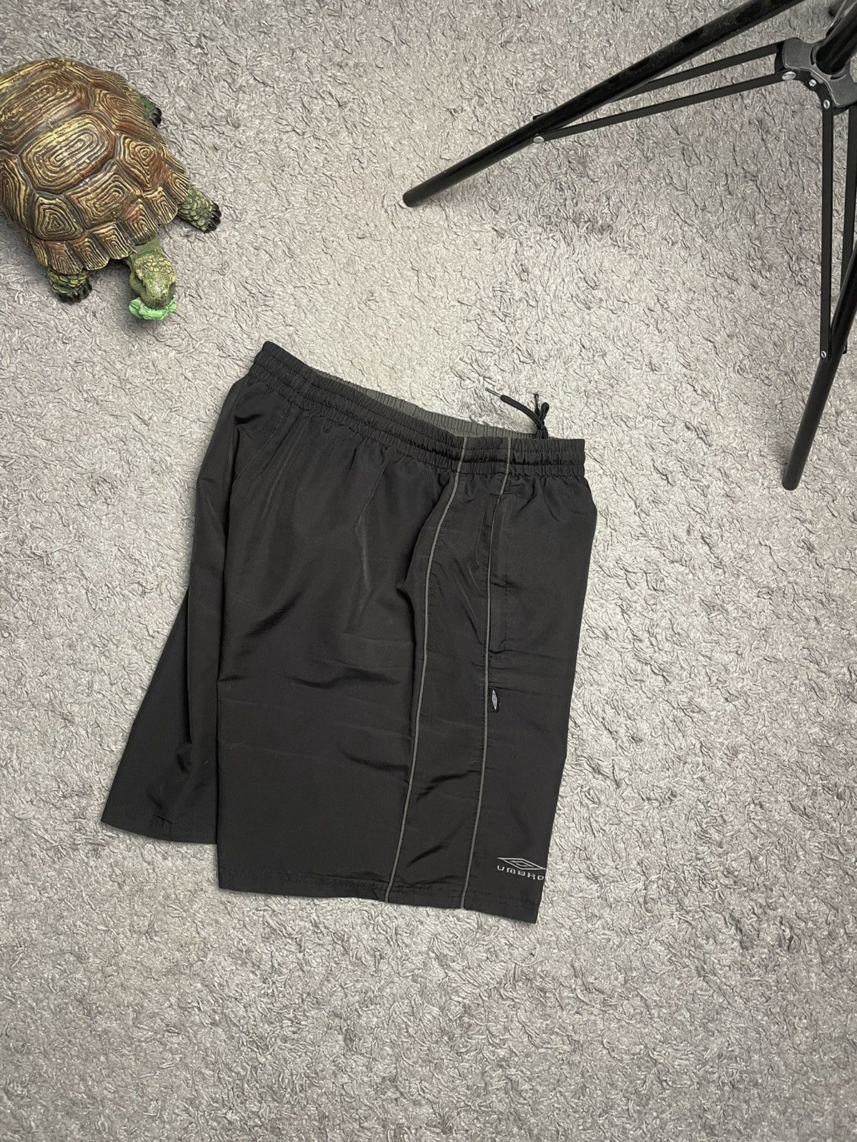 Umbro Vintage Umbro Shorts Size M Size US 32 / EU 48 - 3 Thumbnail