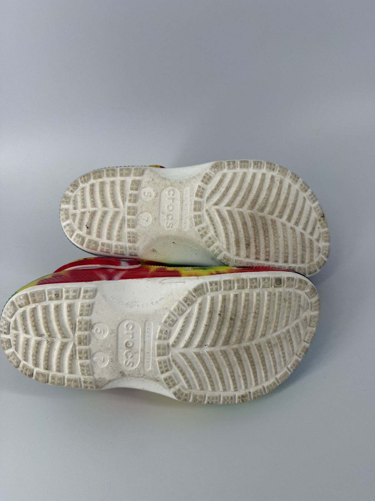 Crocs Crocs Classic Tie-Dye Clogs Shoes Men’s Size 5 W 7 Rainbow Size US 7 / IT 37 - 8 Thumbnail