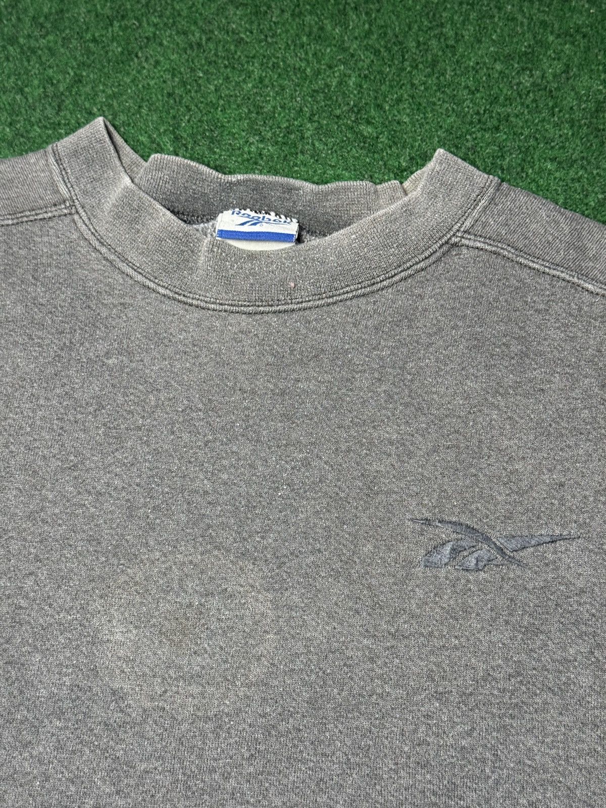 Reebok Vintage 90s Reebok FADED Gray Lrg Sporty Grunge Sweatshirt Size US L / EU 52-54 / 3 - 2 Thumbnail