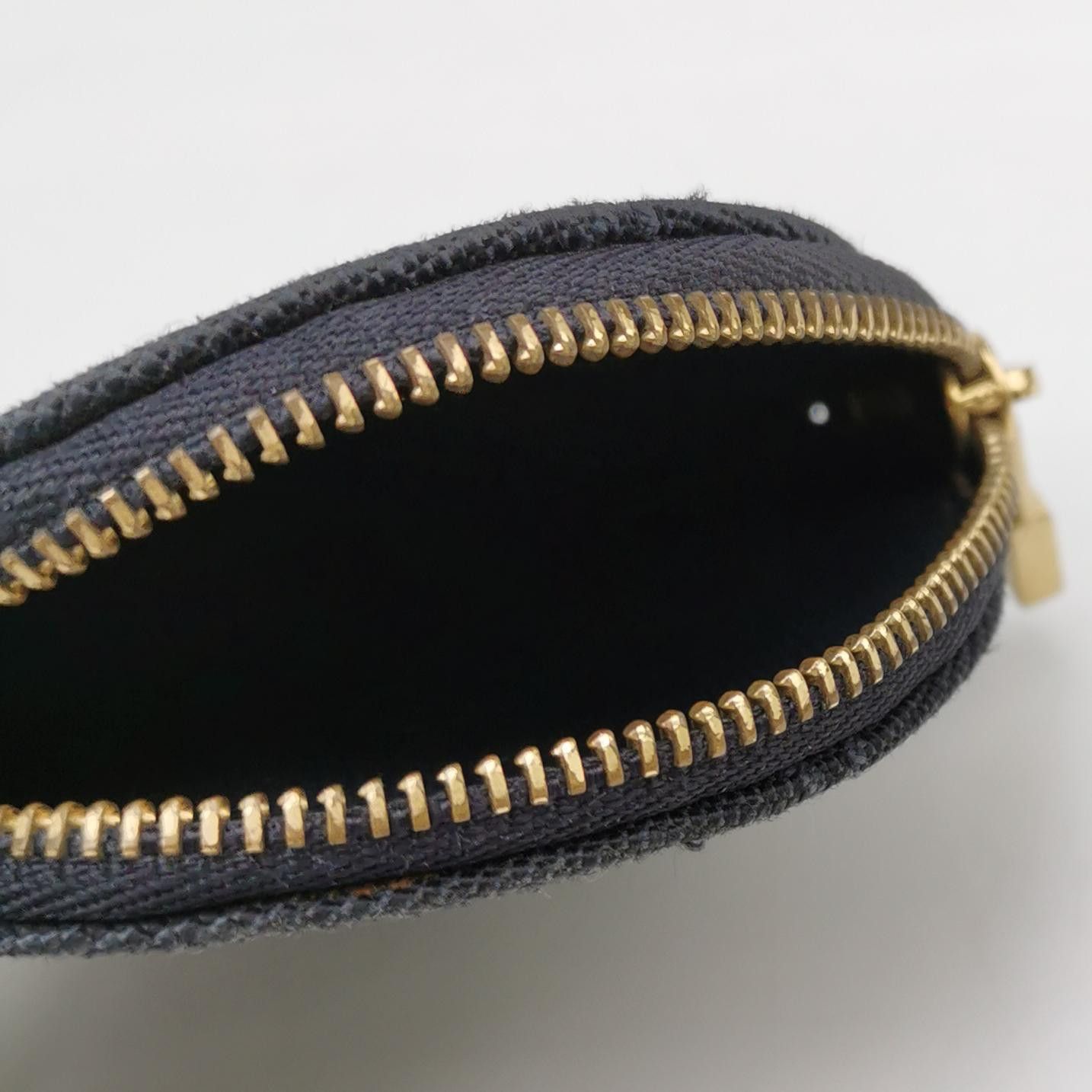 Louis Vuitton (LV) canvas monogram coin purse -y2506