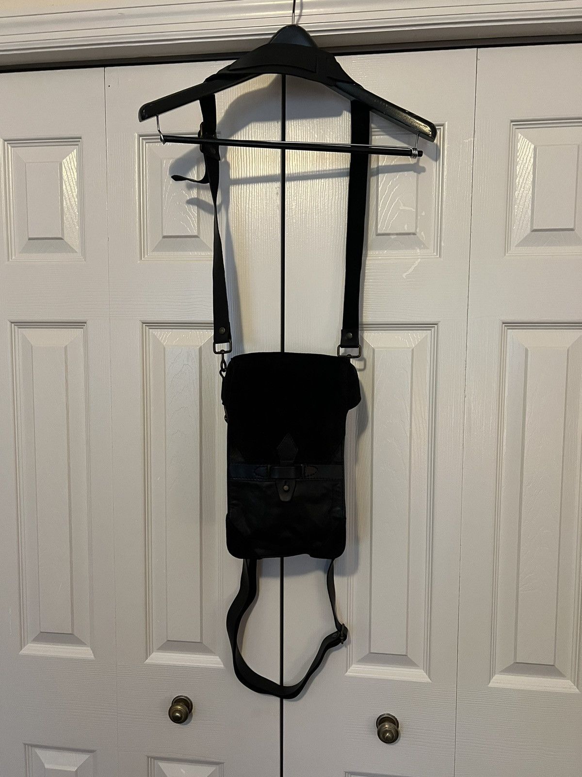 Cloak Cult favorite Cloak NYC deadstock messenger bag. Size ONE SIZE - 9 Thumbnail