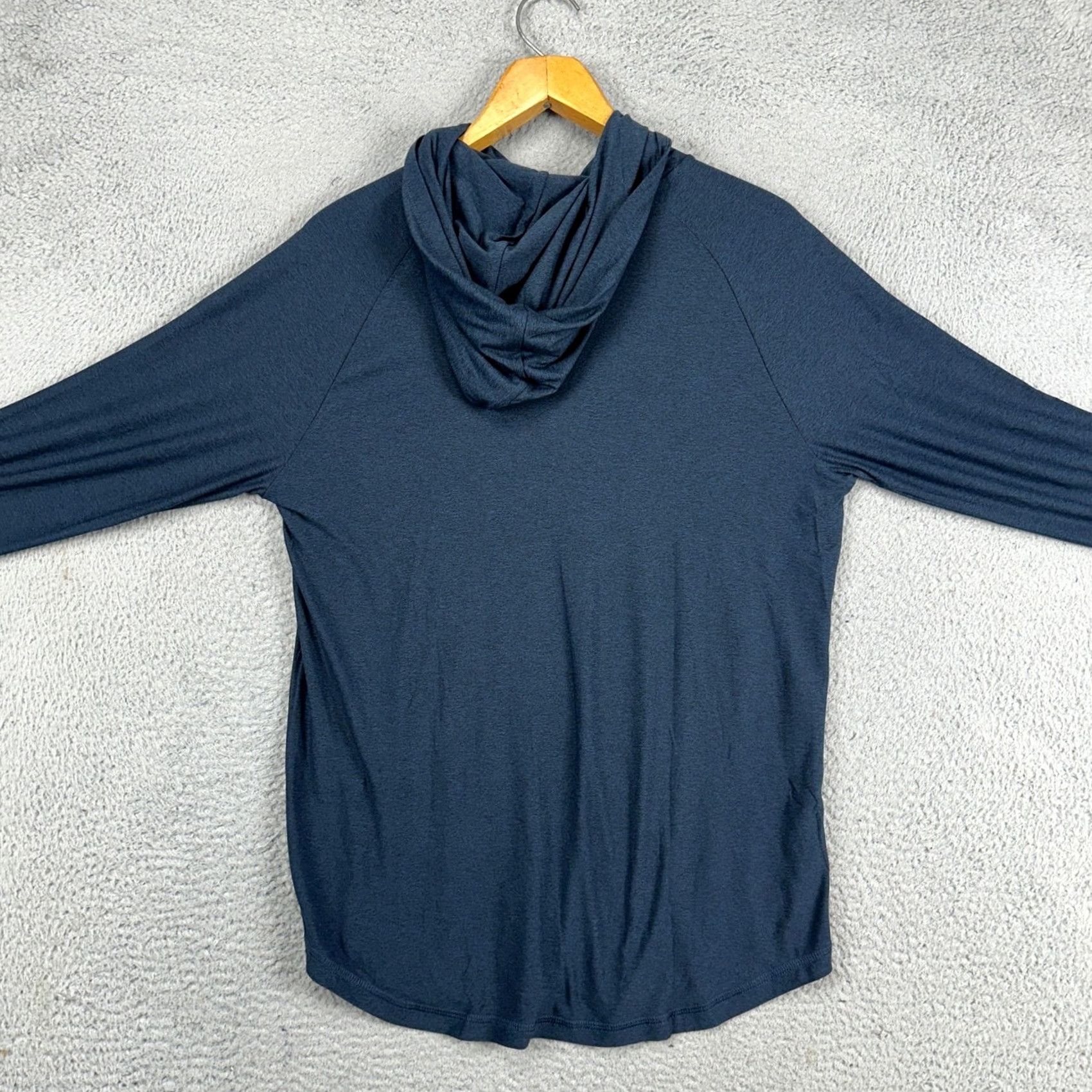 Vintage True Classic Hoodie Shirt Mens Medium Navy Blue Athletic Stretch Long Sleeve NEW Size US M / EU 48-50 / 2 - 3 Thumbnail