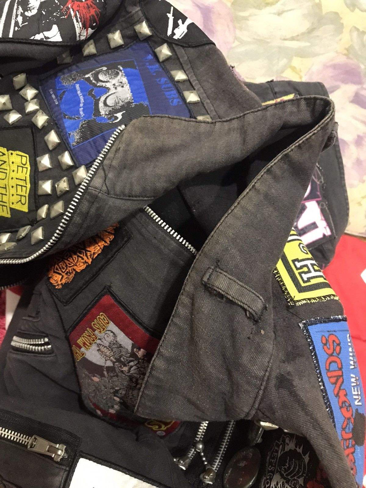 Band Tees Jacket punk………. Size US L / EU 52-54 / 3 - 11 Thumbnail