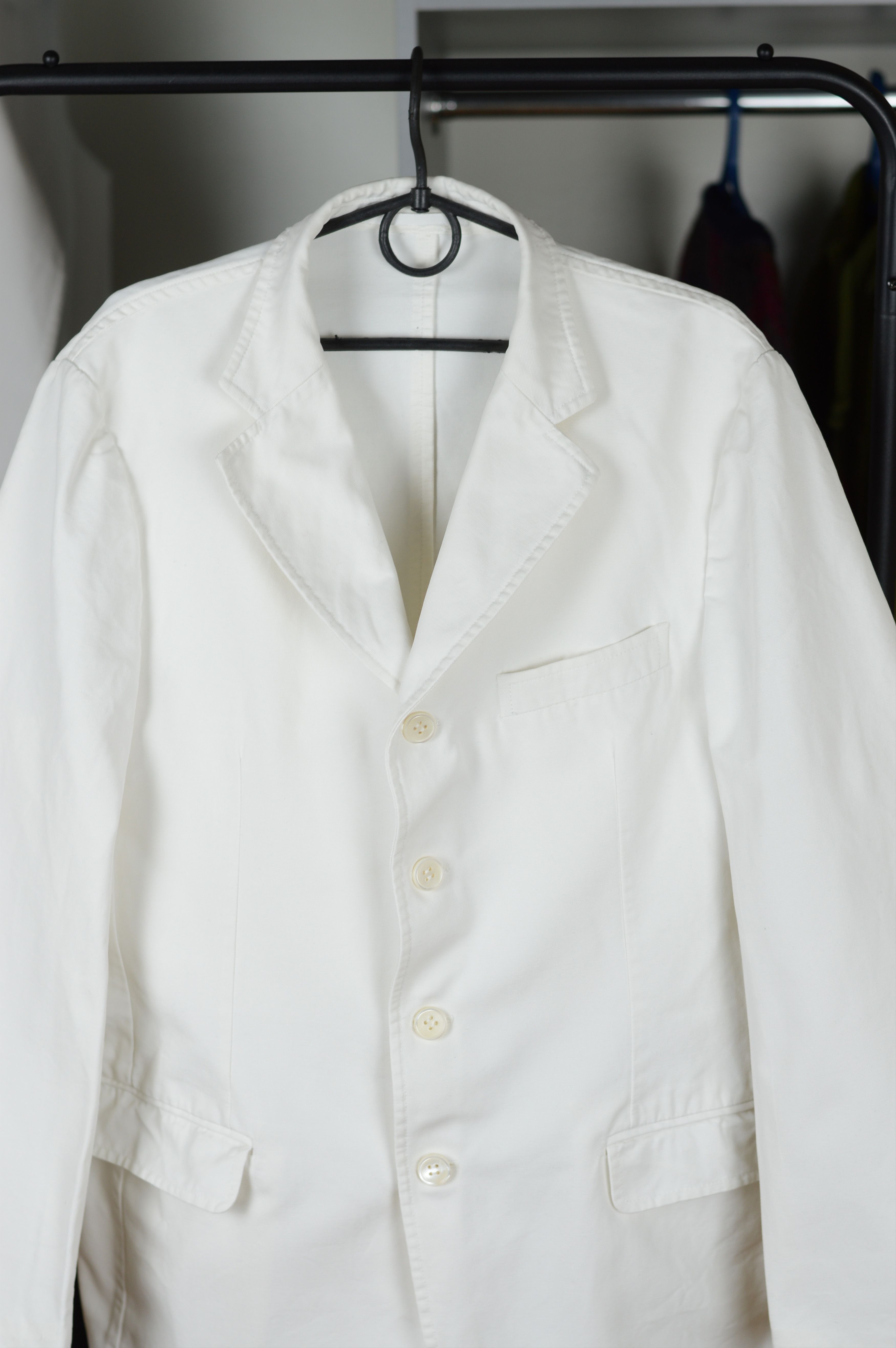Gucci Gucci 4 button white blazer Size 50R - 2 Thumbnail