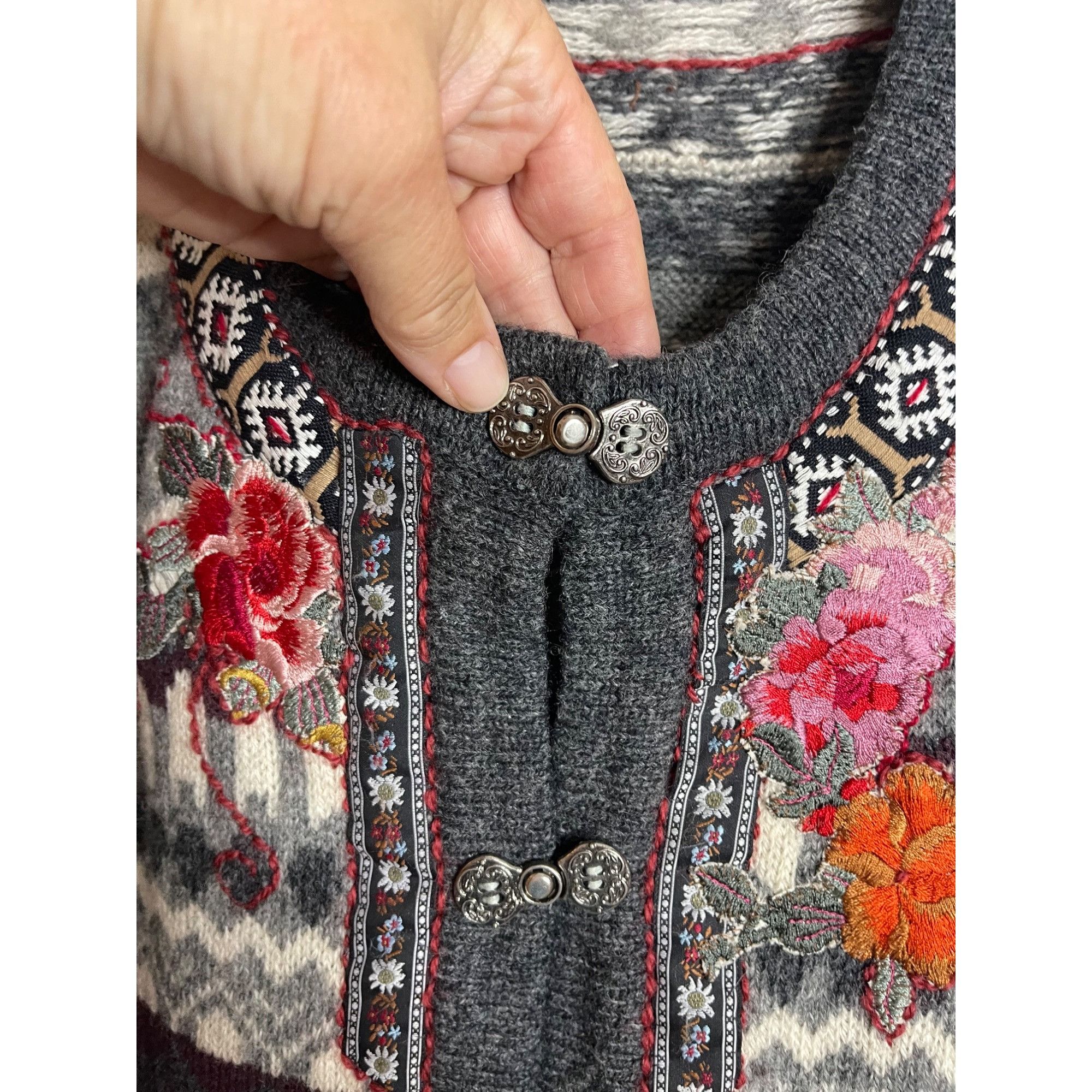 Vintage Vintage Womens Sweater Vest Size Medium Gray Size M / US 6-8 / IT 42-44 - 9 Thumbnail