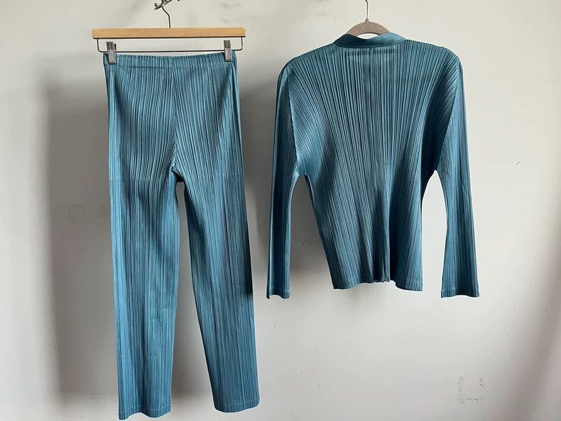 Issey Miyake issey miyake size:3 Green pleated coat Size XXS / US 00 / IT 34 - 2 Thumbnail