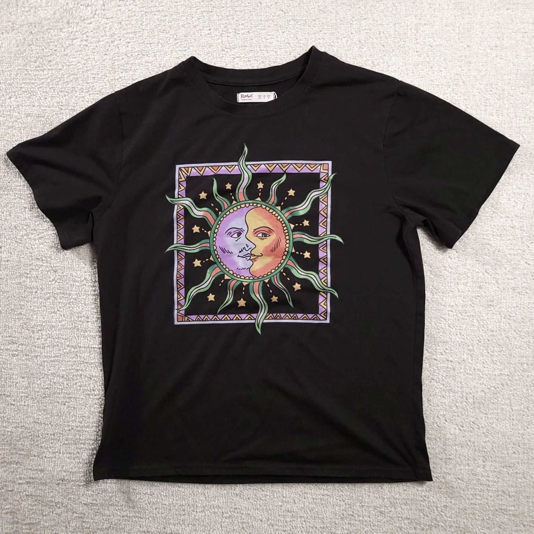 Vintage Romwe Sun Moon Black Graphic T-shirt Short Sleeve Crewneck Womens XS Size XS / US 0-2 / IT 36-38 - 2 Thumbnail