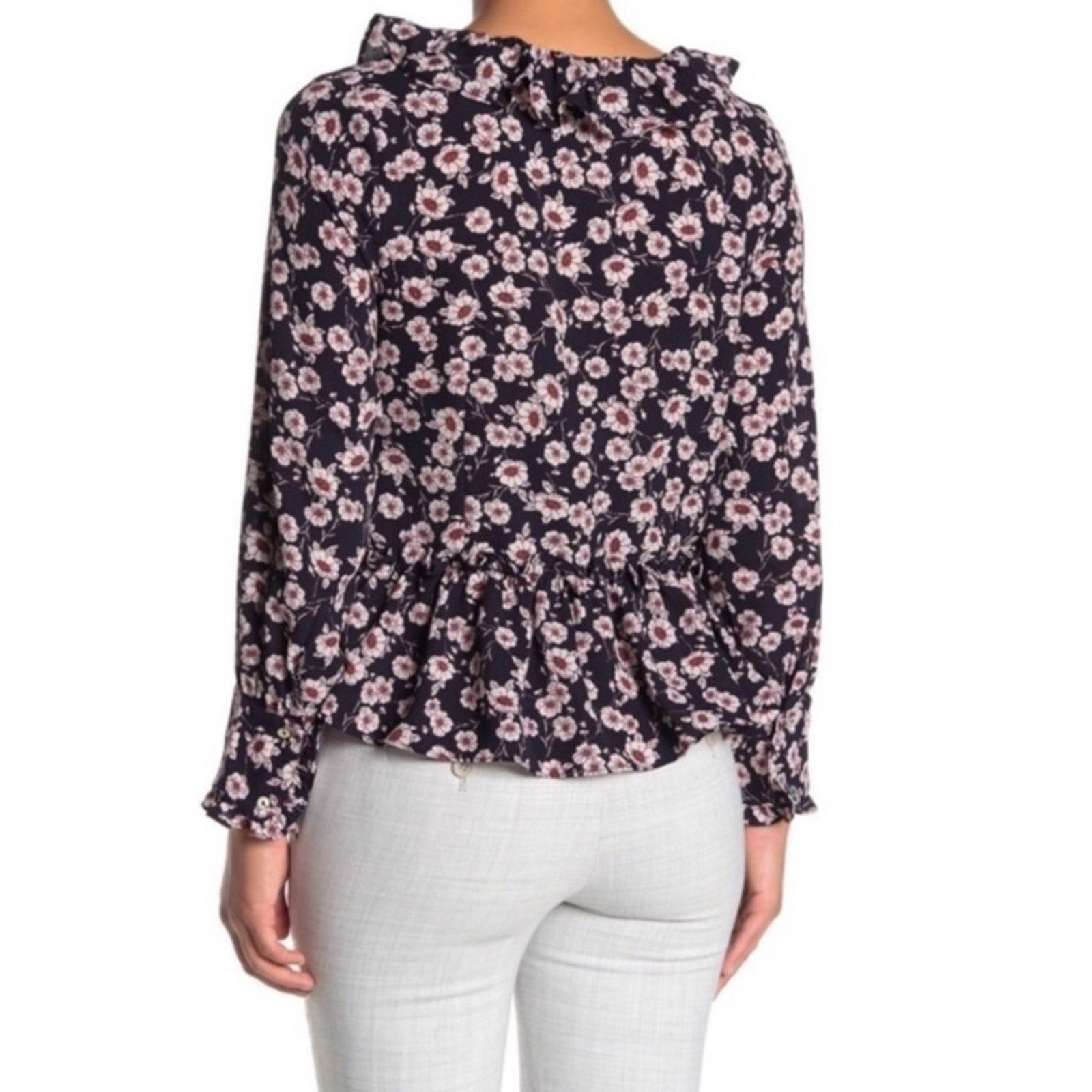 Macys Floral Wrap Front Blouse Size M / US 6-8 / IT 42-44 - 2 Thumbnail
