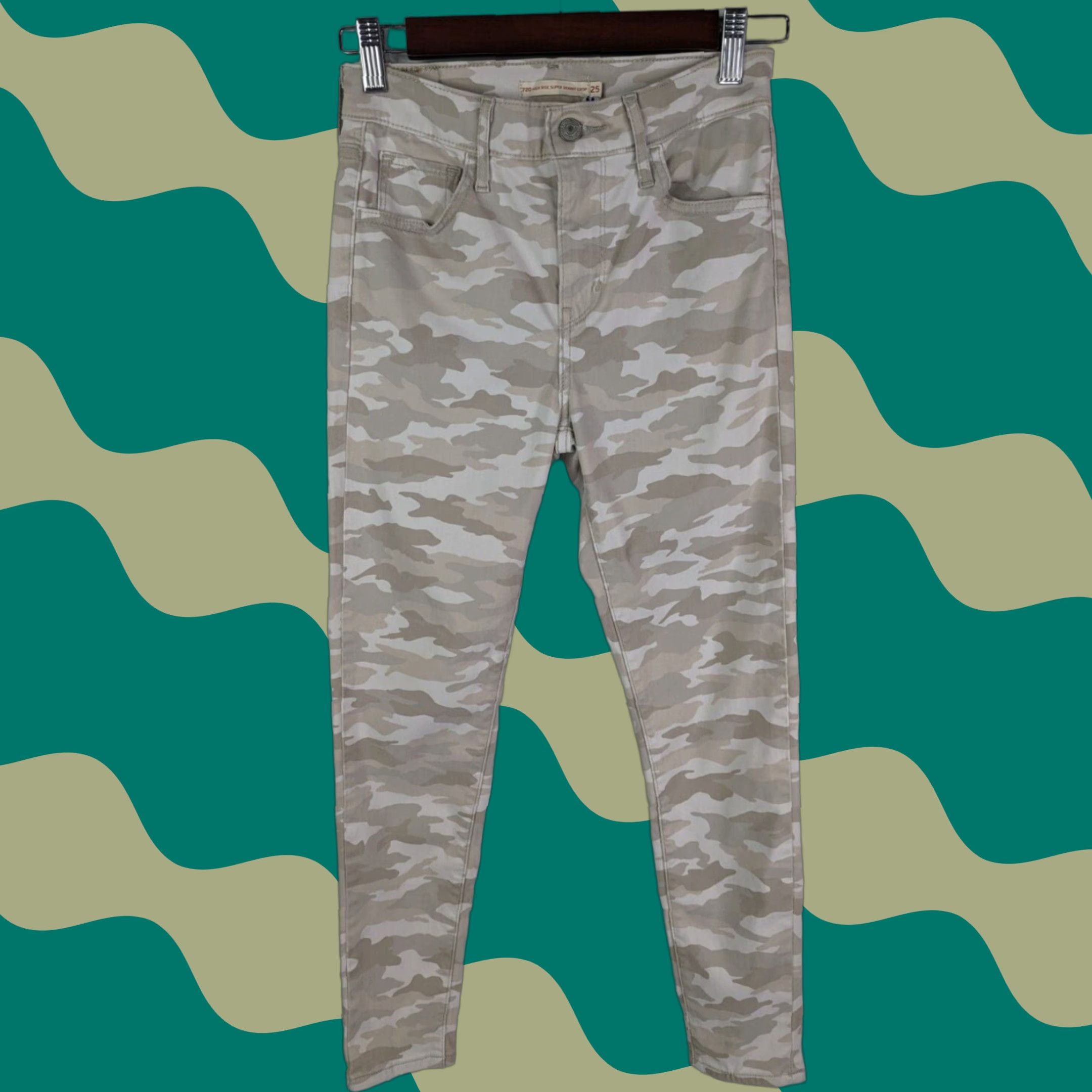 Levi's Levi's 720 High Rise Super Skinny Crop Jeans Beige Camo Women Size 25 Regular Cotton Blend Pants Size 42" / US 20 - 1 Thumbnail