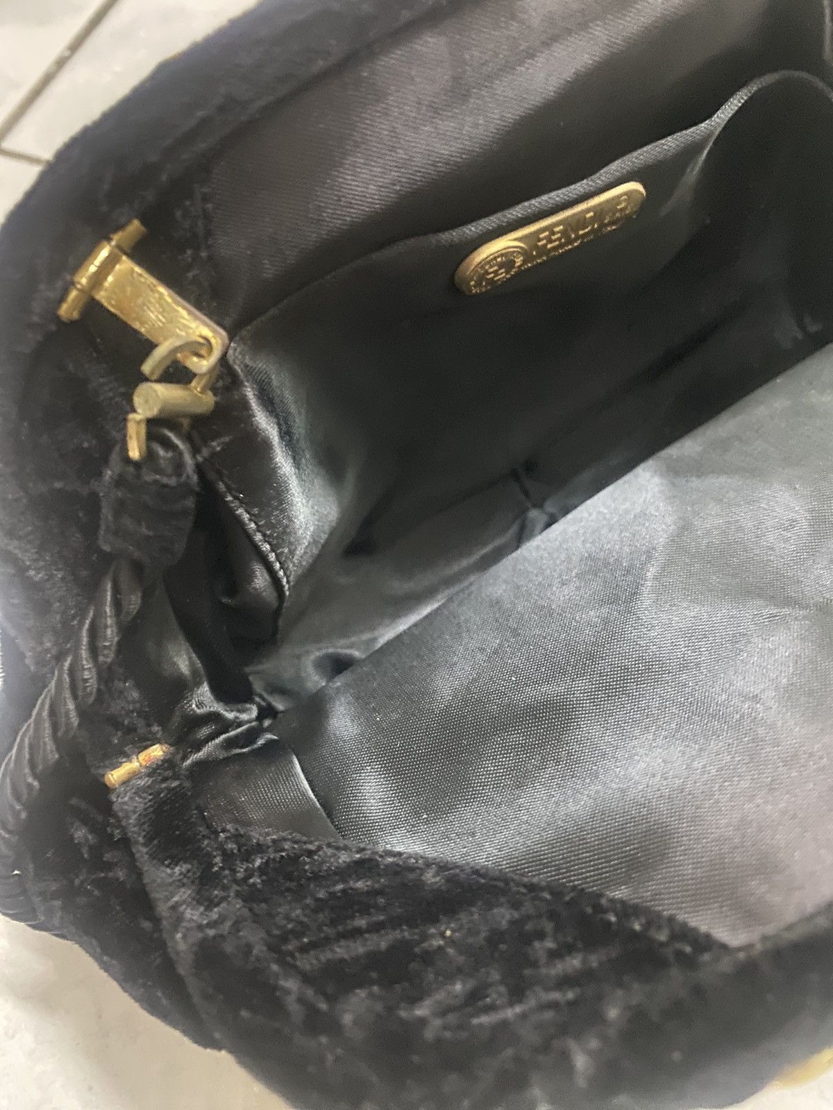 Fendi 90s Vintage Fendi Sas Velvet Crossbody Bag Size ONE SIZE - 8 Thumbnail
