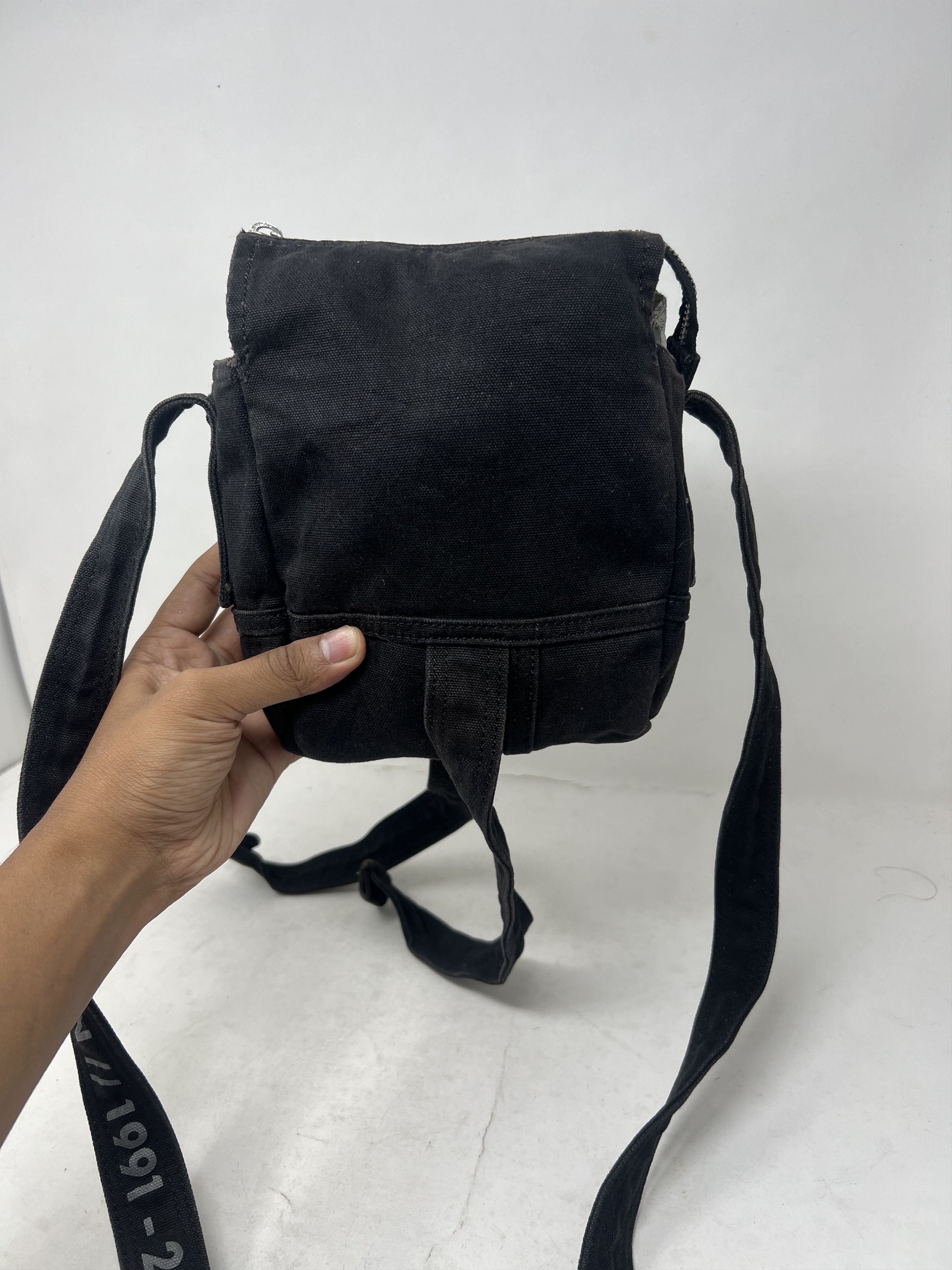 Japanese Brand American In Paris AIP Canvas Crossbody Bag Size ONE SIZE - 2 Thumbnail