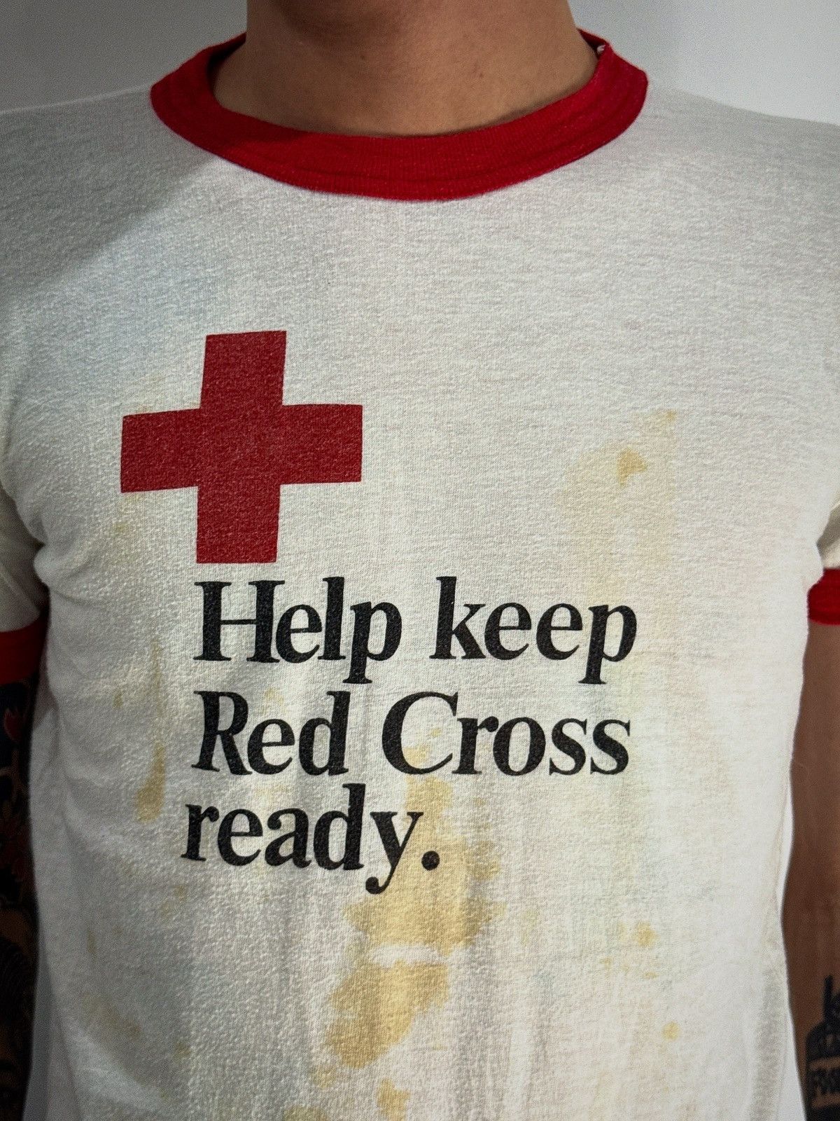 Vintage Vintage 1980s Red Cross Ringers T-shirt Size US M / EU 48-50 / 2 - 2 Thumbnail