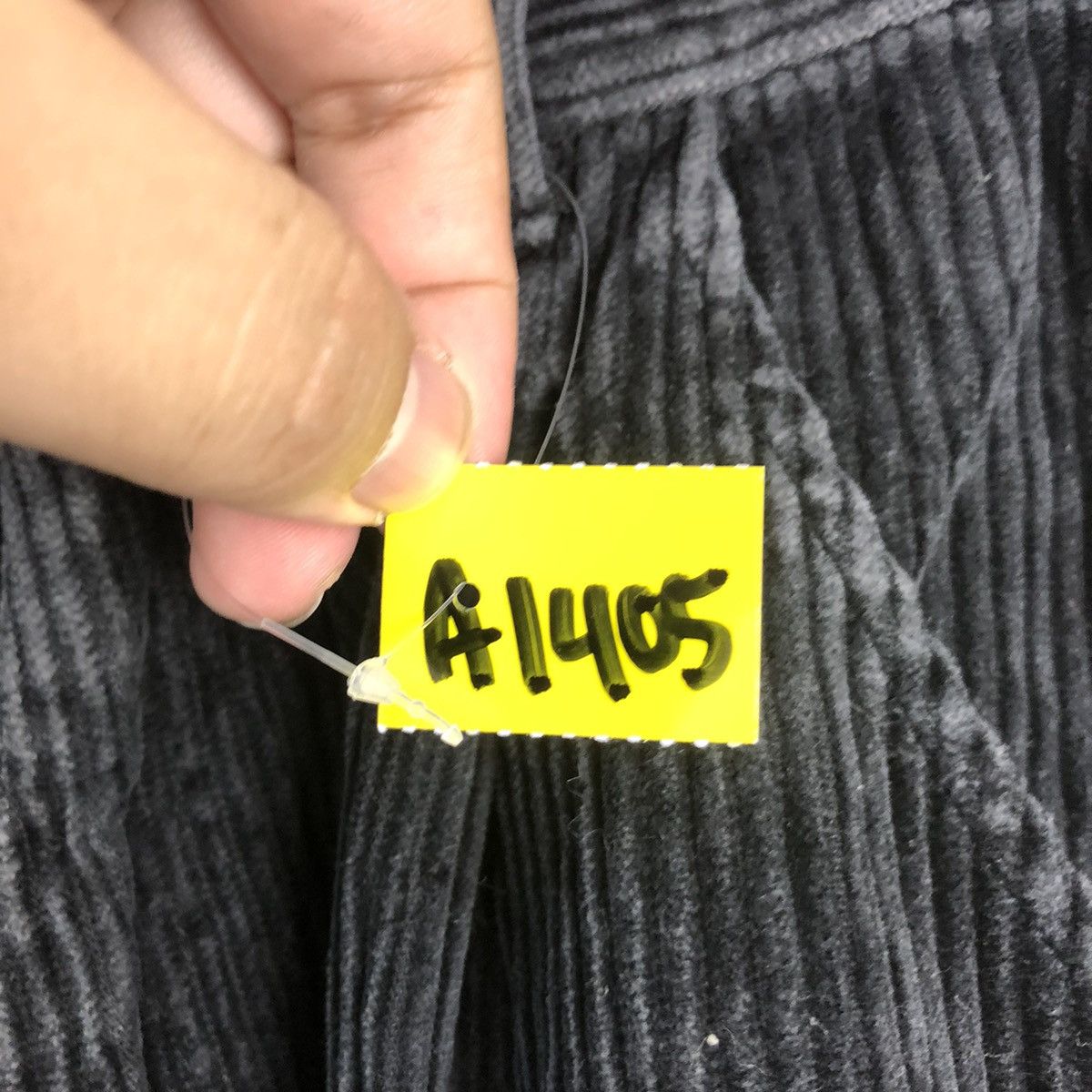 Japanese Brand Japanese Brand Coduroy Black Short Pants #A1405 Size 24" / US 00 / IT 34 - 7 Thumbnail